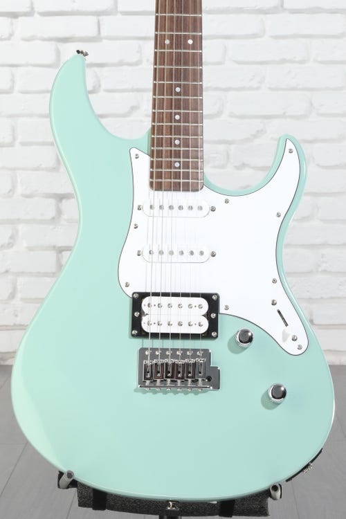 Yamaha PAC112V Pacifica Electric Guitar - Sonic Blue