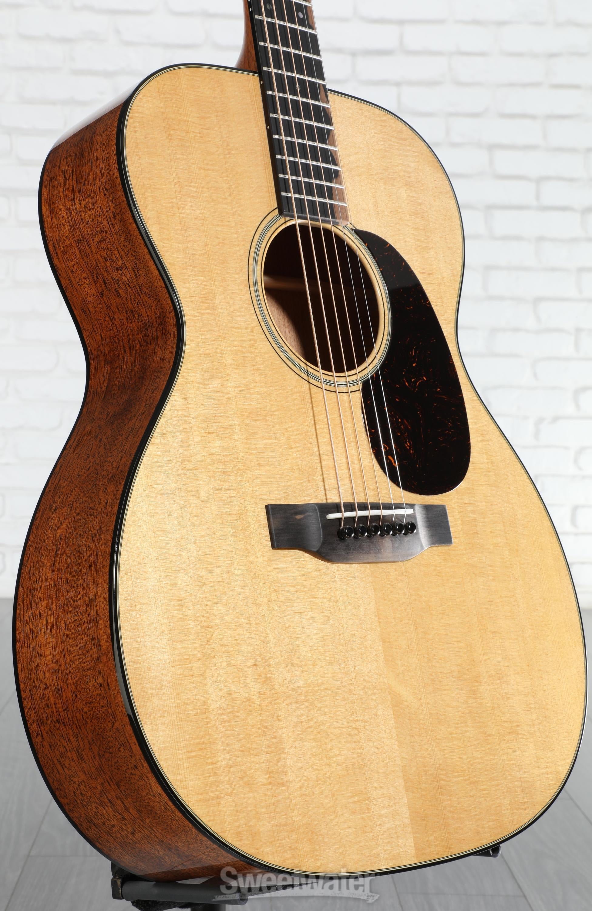 Martin 000-18 Standard Series Acoustic Guitar - Natural with Aging