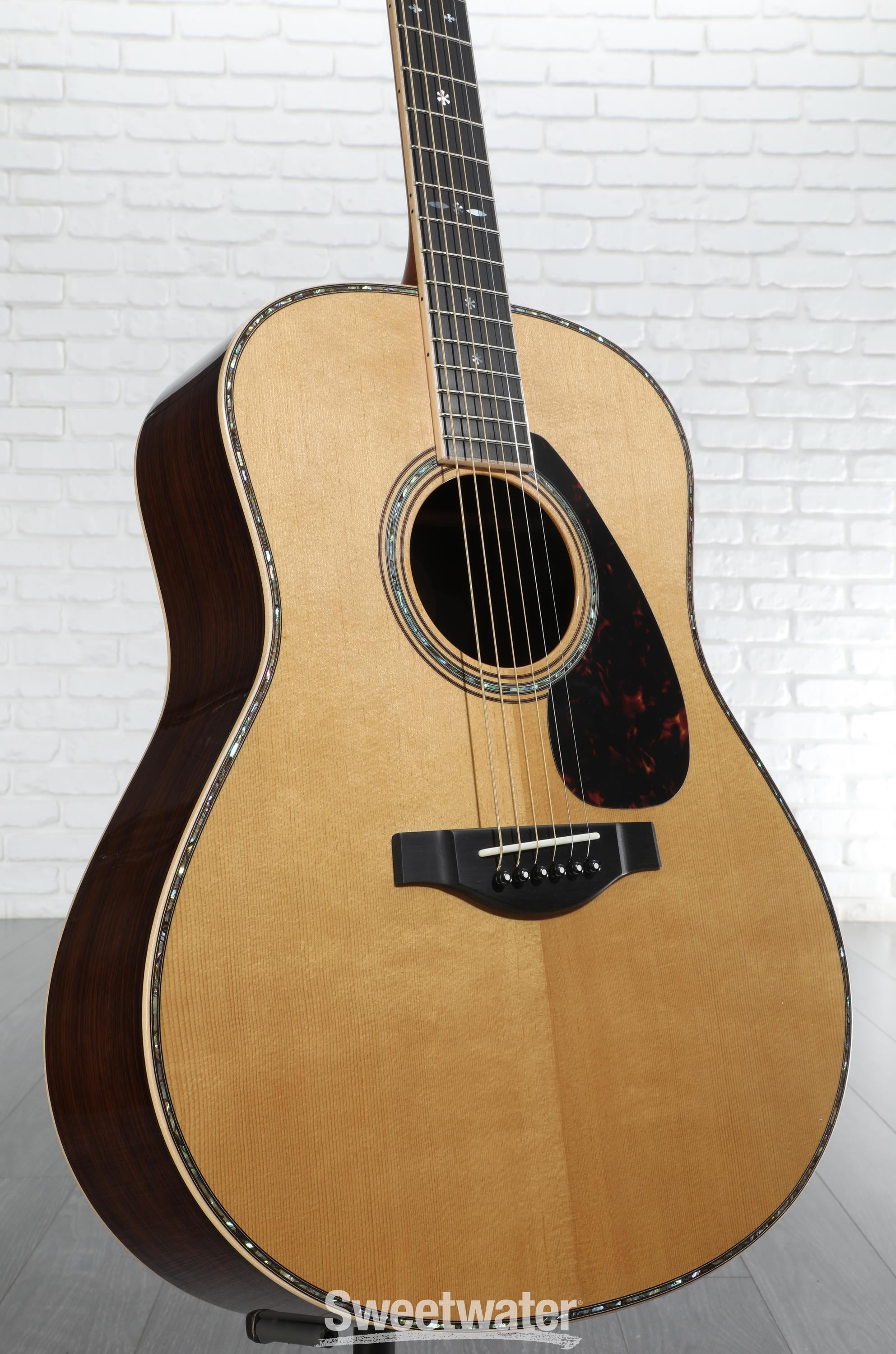 L Series - LL Series - Acoustic Guitars - Guitars, Basses