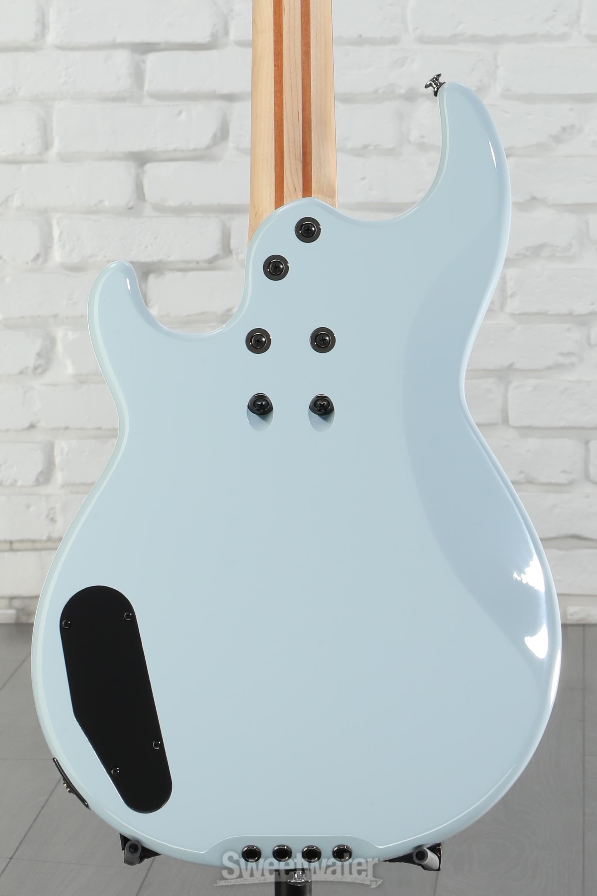 ベース BB434 Ice Blue Yamaha BB434 4-string Bass Guitar - Ice Blue | Sweetwater