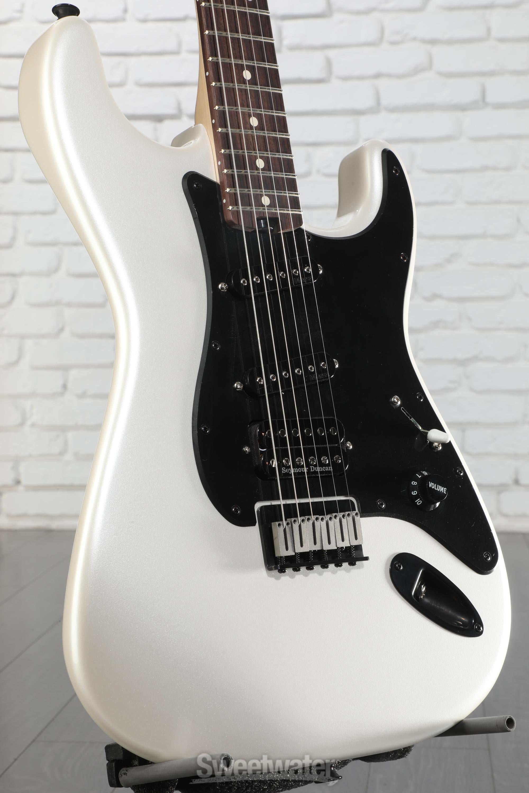 Charvel Jake E. Lee Signature Pro-Mod So-Cal Style 1