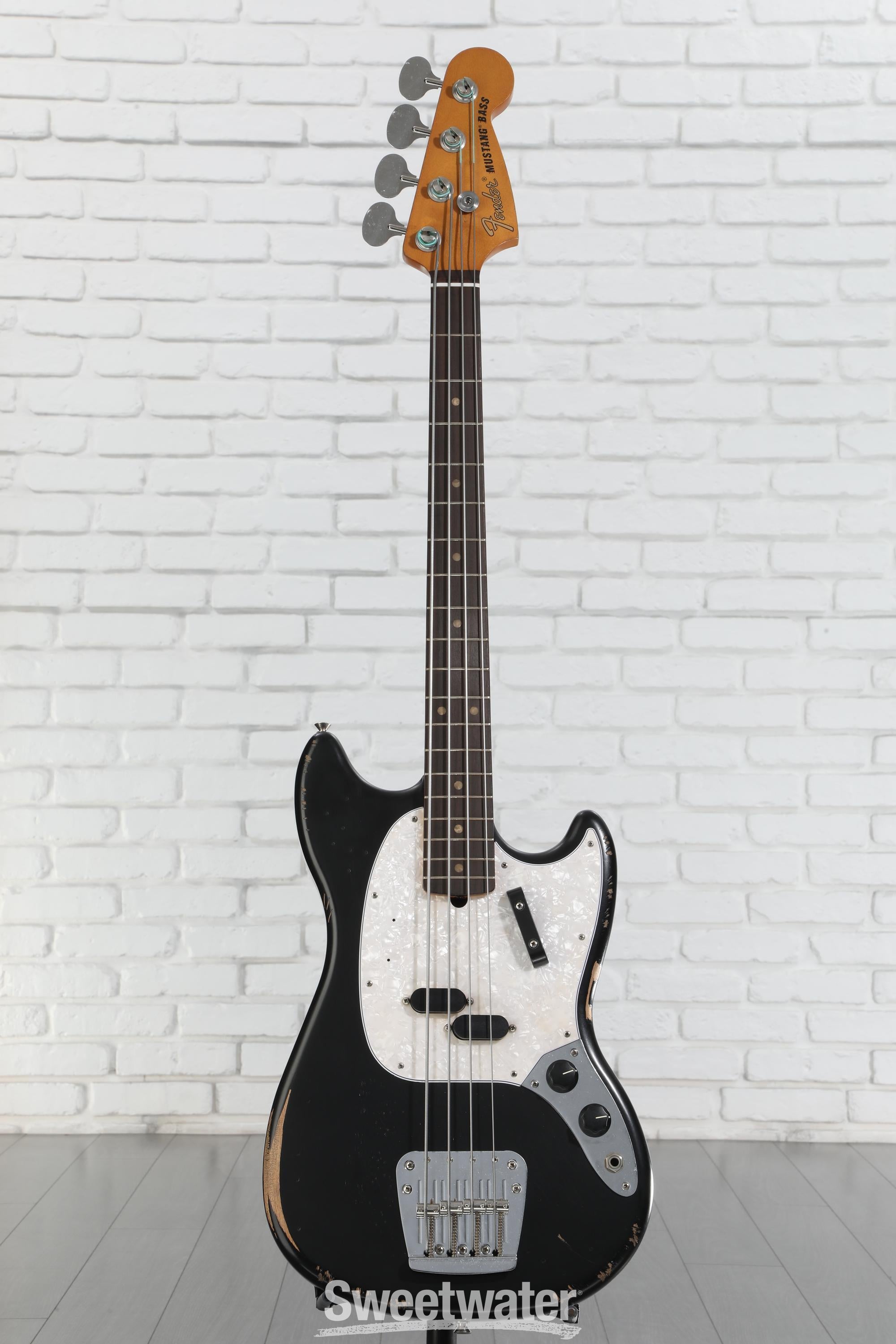 【最終値下げ】Fender JMJ Road Worn Mustang Bass Fender Releases the JMJ Road Worn Mustang Bass - Premier Guitar