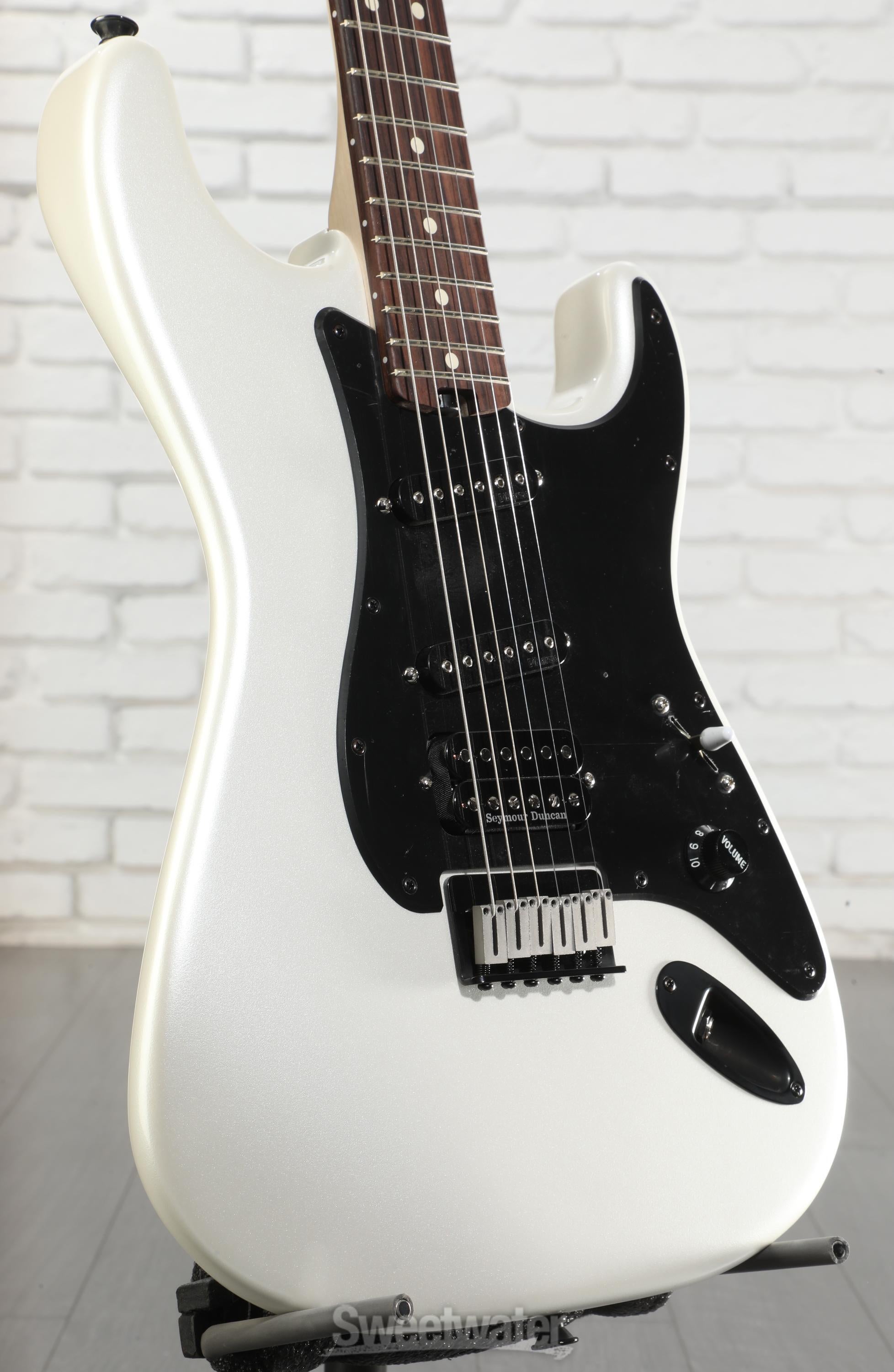 ギター Charvel Jake E Lee Signature Pro-Mod Charvel Jake E. Lee Signature Pro-Mod So-Cal Style 1 Electric