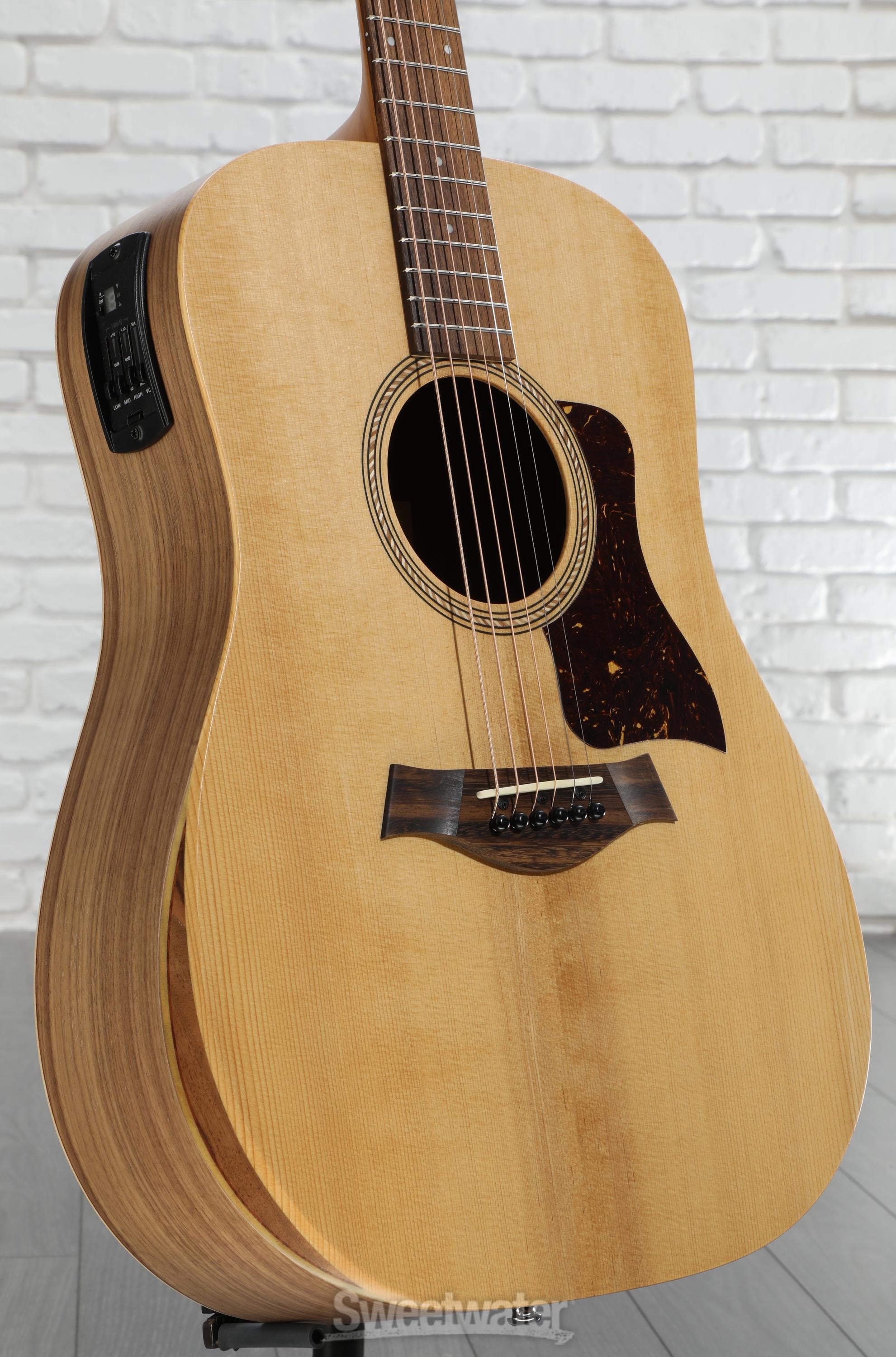 Taylor Academy 10e Acoustic-electric Guitar - Natural