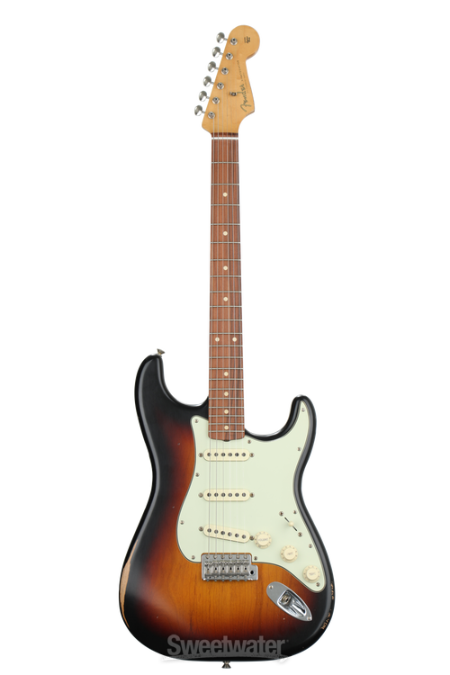 Fender Road Worn '60s Stratocaster - 3-Color Sunburst w/ Pau Fender Road Worn '60s Stratocaster - 3-Color Sunburst w/ Pau