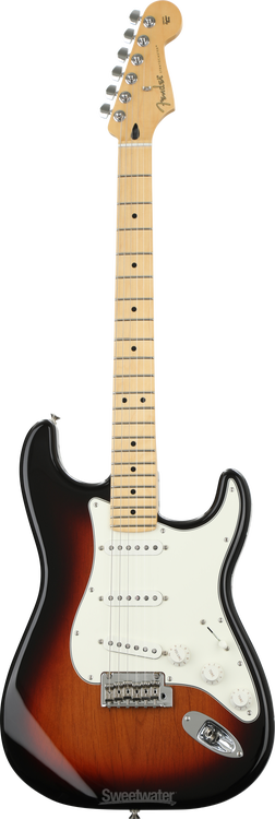 Fender Player Stratocaster - 3-Tone Sunburst with Maple