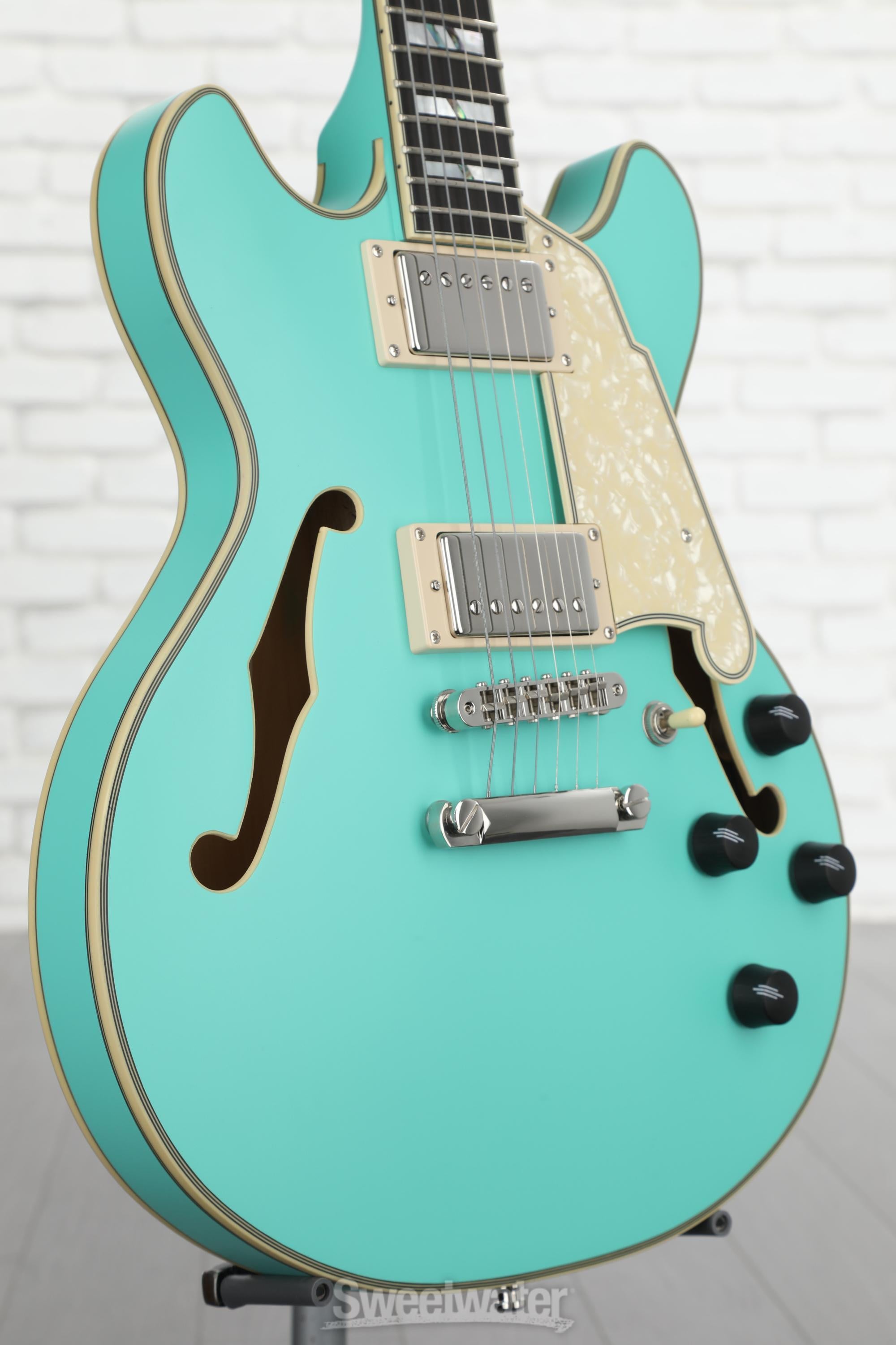 D'Angelico Deluxe Mini DC Limited Edition Semi-hollow Electric
