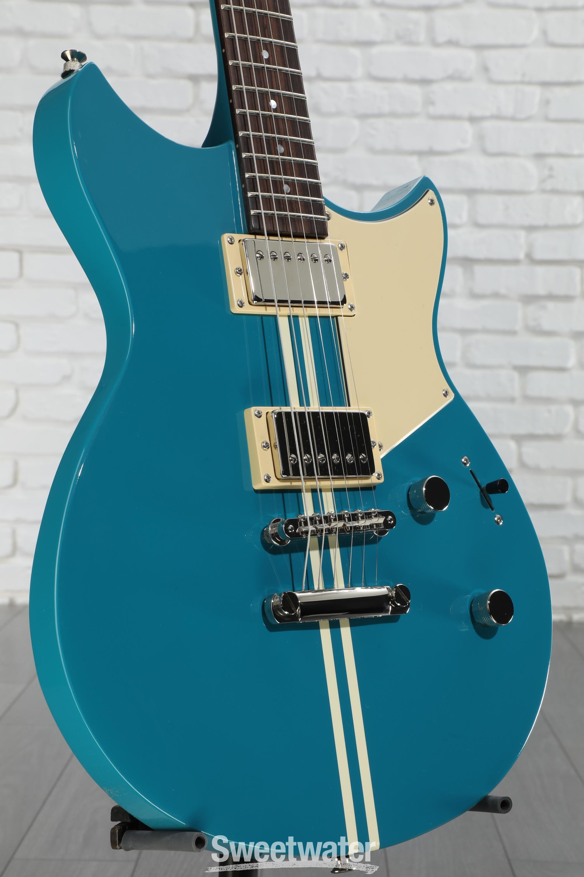 Yamaha Revstar Element RSE20 Electric Guitar - Swift Blue