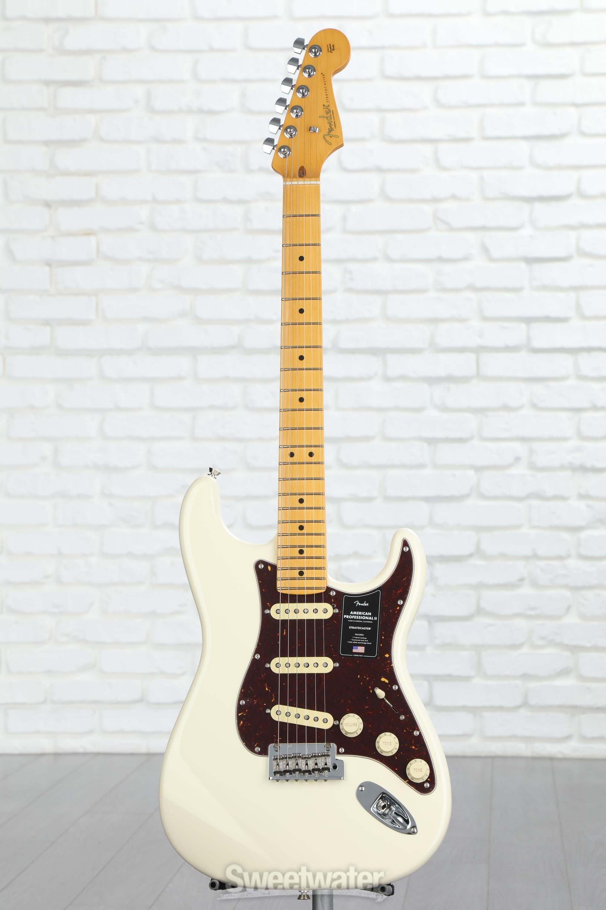 Fender American Professional II Stratocaster - Olympic White with Maple  Fingerboard