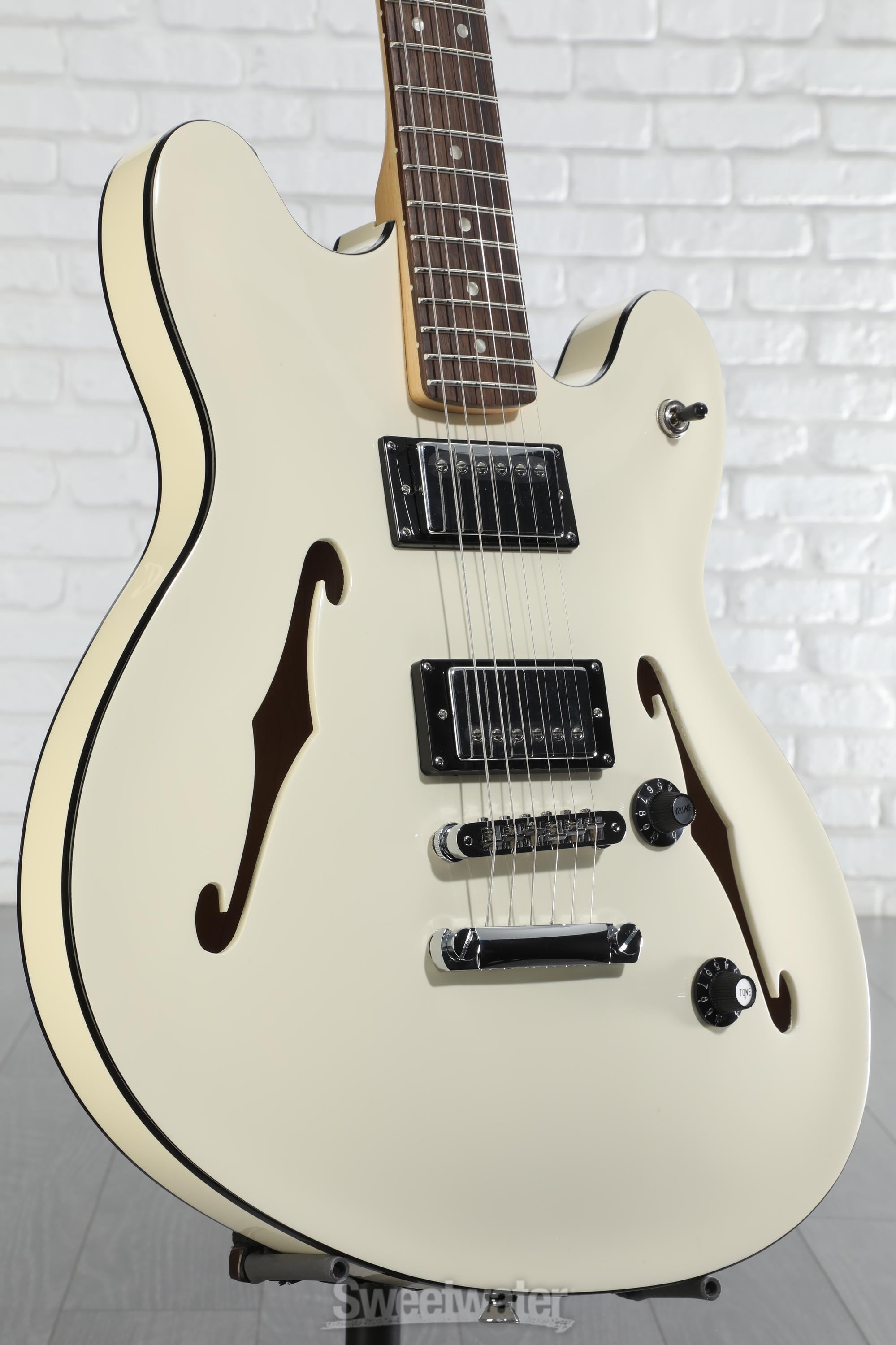 Squier Affinity Series Starcaster Deluxe Semi-hollowbody