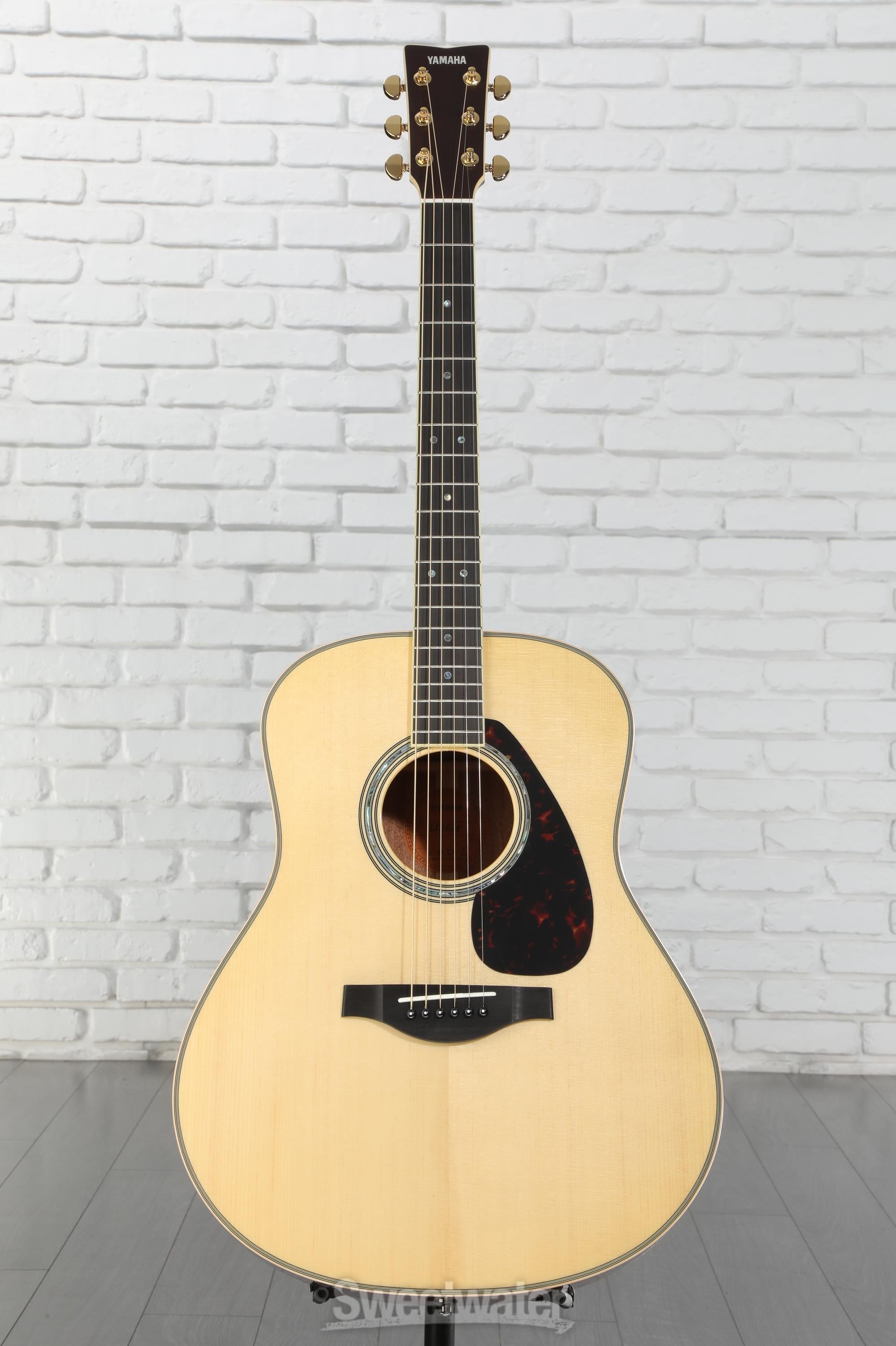 Yamaha LL16M ARE Original Jumbo Acoustic-electric Guitar - Natural