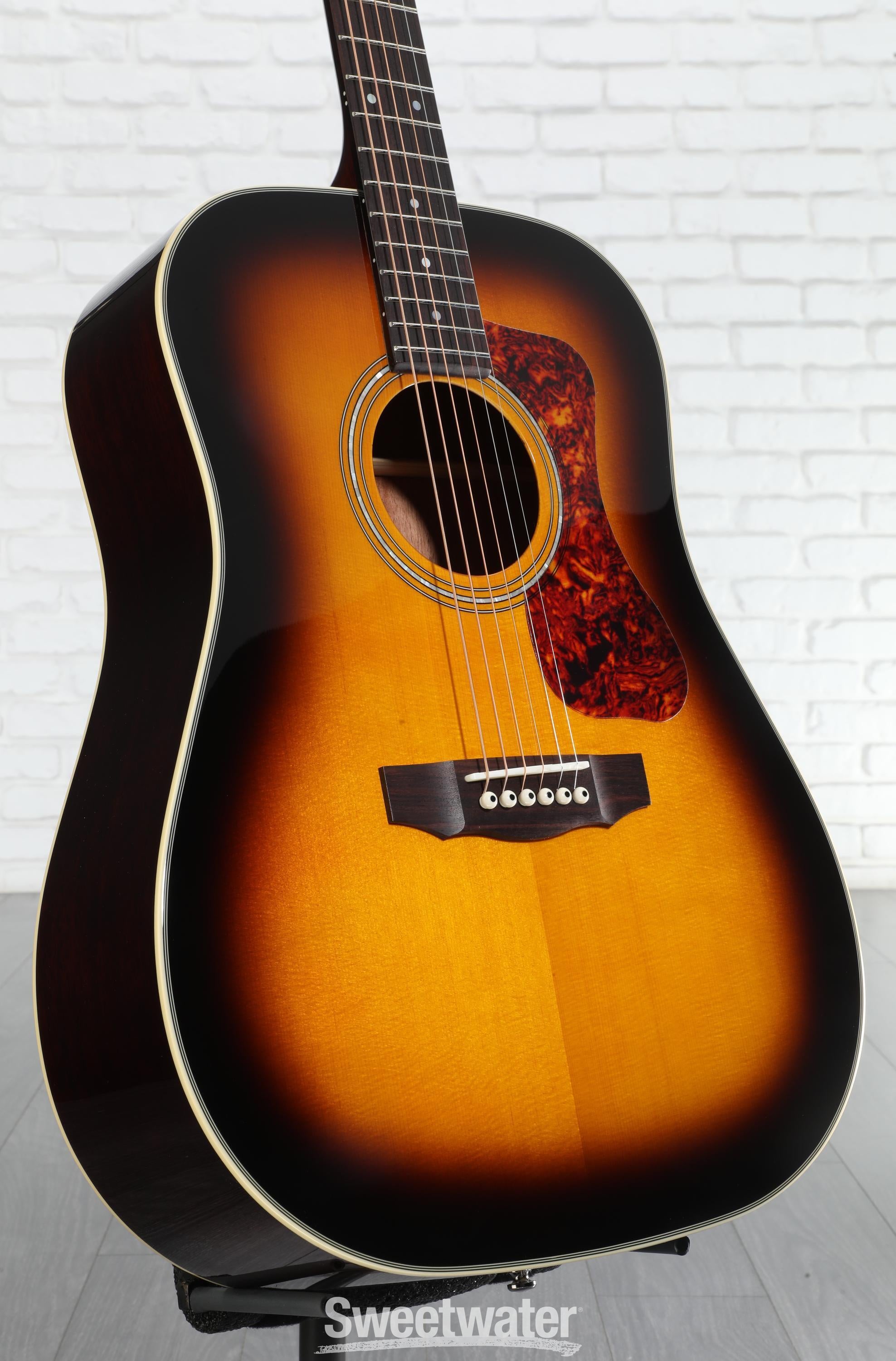 Guild D-140 Sunburst ギルド Guild D-140 Dreadnought Acoustic Guitar - Antique Burst | Sweetwater