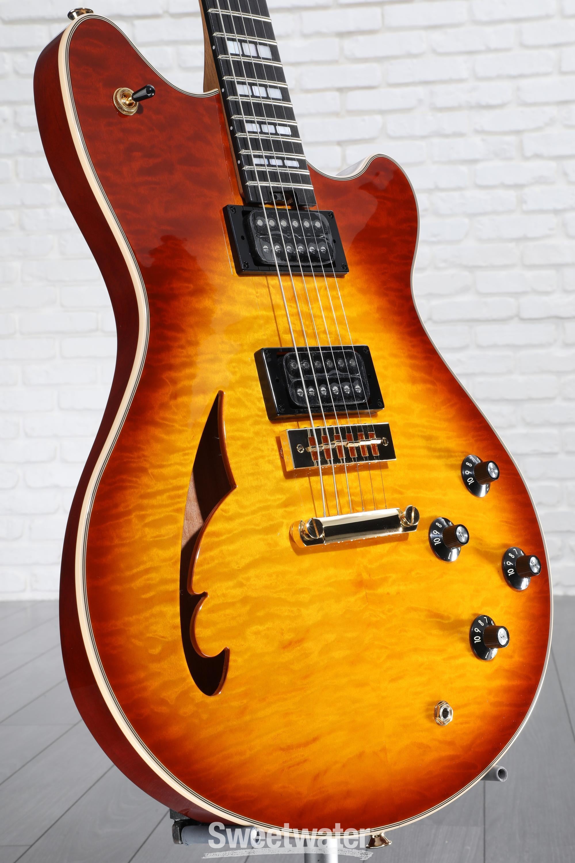 ギター EVH SA-126 Special Quilted Maple EVH SA-126 Special Quilted Maple Semi-hollowbody Electric Guitar