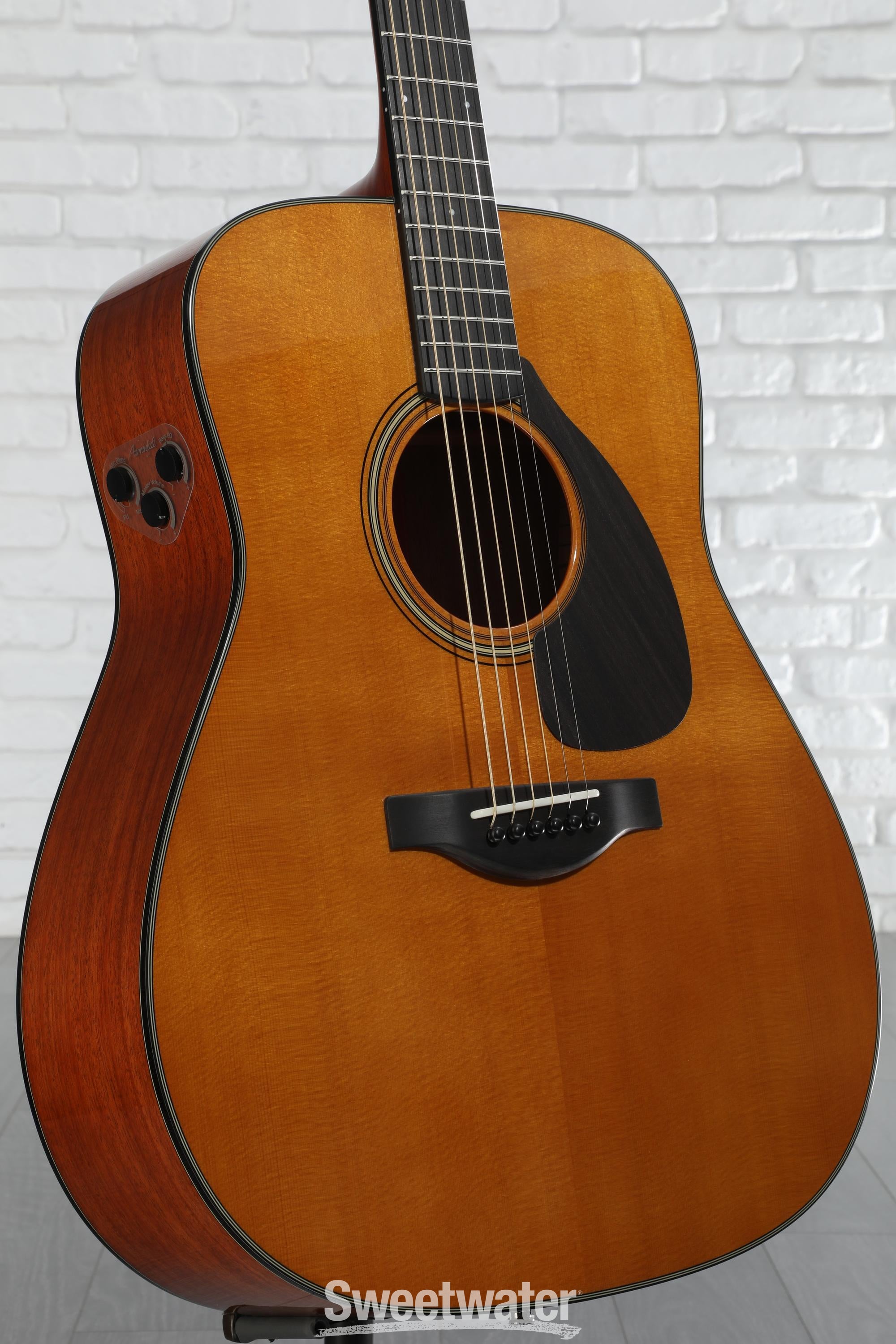 Amazon.com: Yamaha Red Label FGX5 Acoustic Guitar - Natural