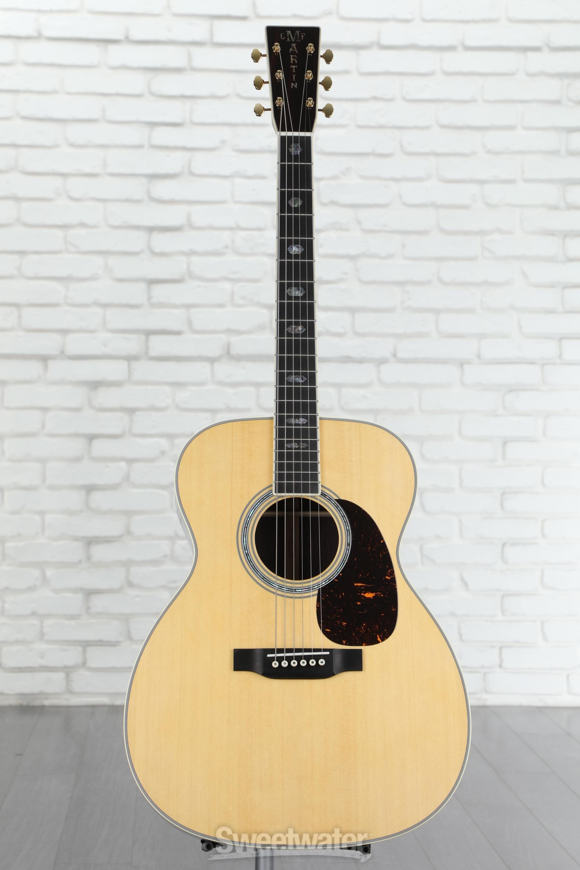 Martin J-40 Jumbo Acoustic Guitar - Natural