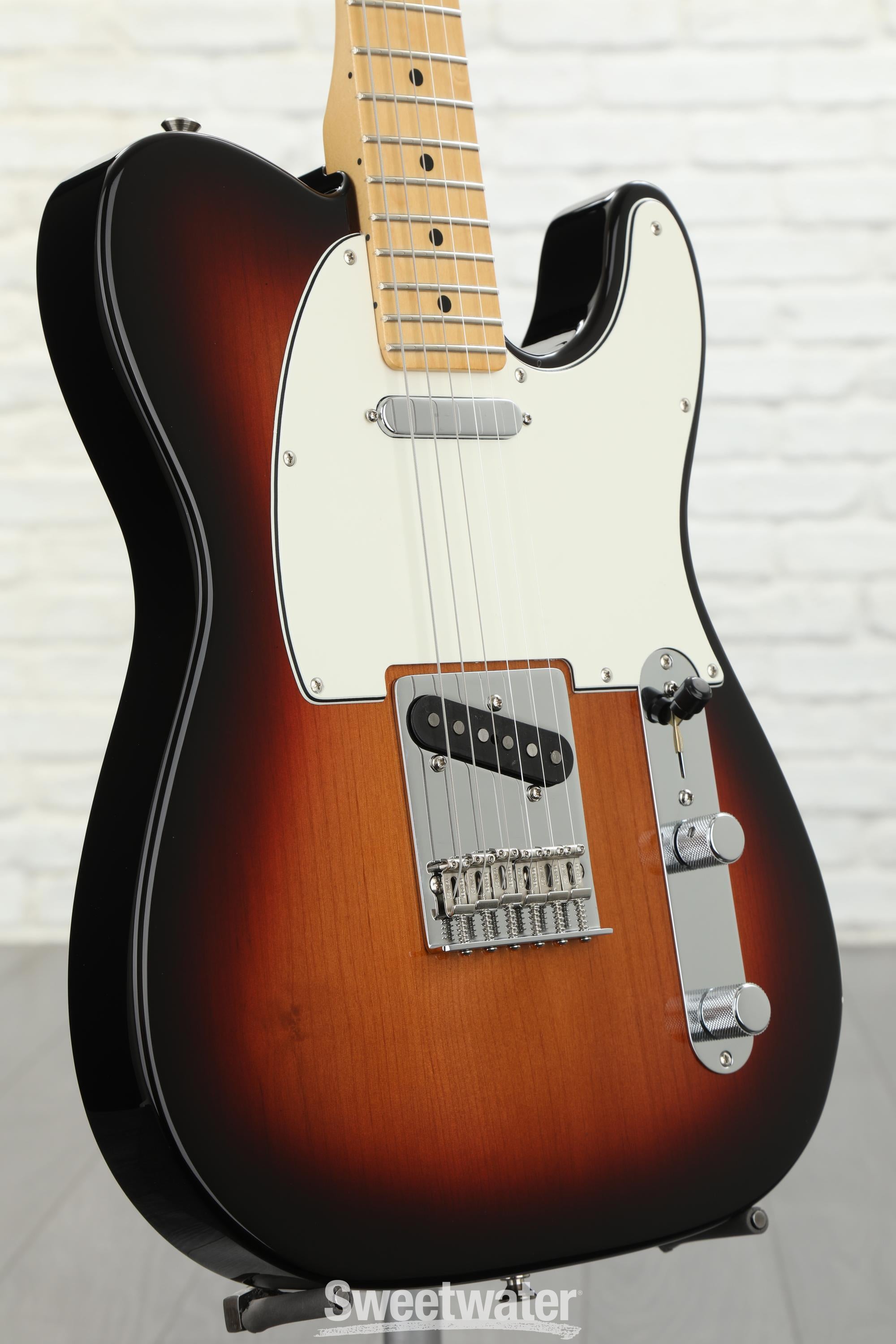 Fender Player Telecaster - 3-Tone Sunburst with Maple Fingerboard 