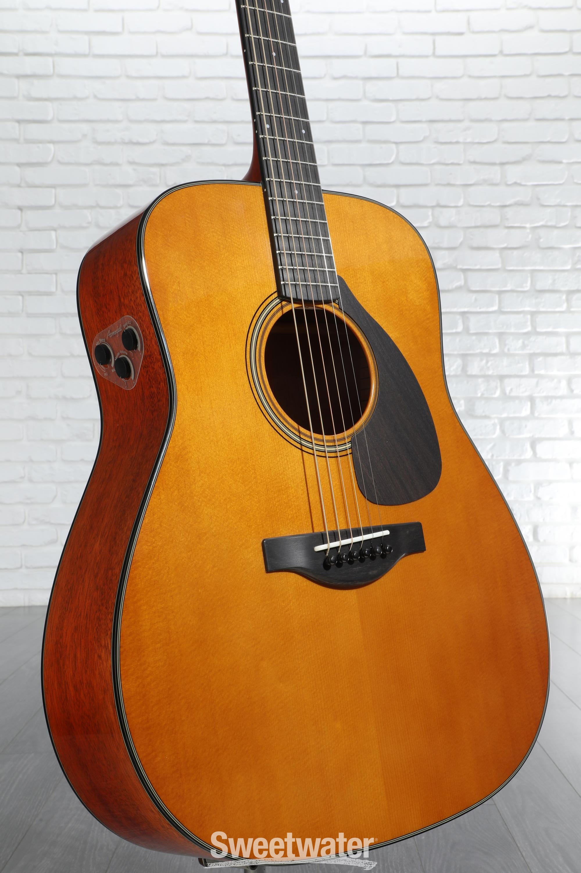 見事な Red Yamaha Label Sweetwater | Natural - Guitar Acoustic FGX5 ギター