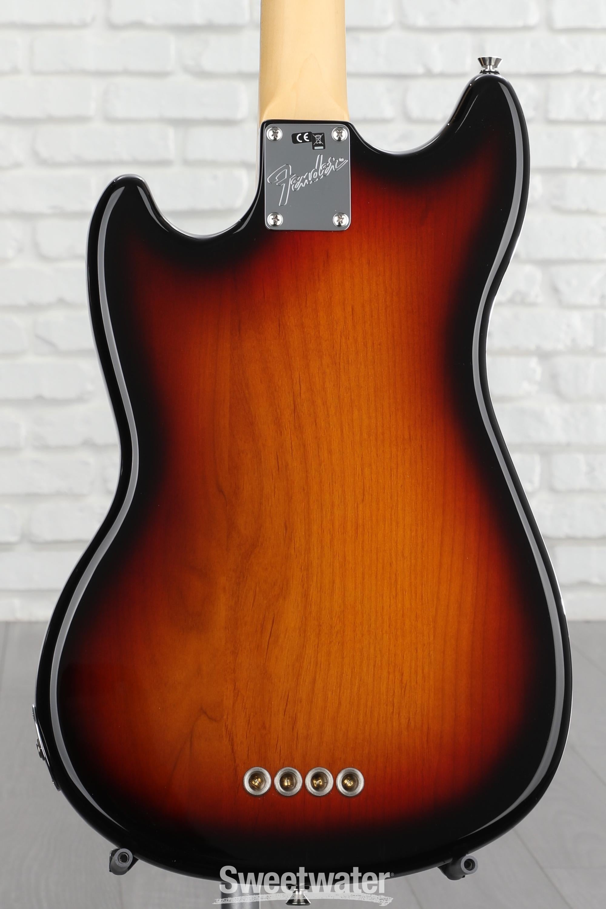 Fender American Performer Mustang Bass - 3-Tone Sunburst with