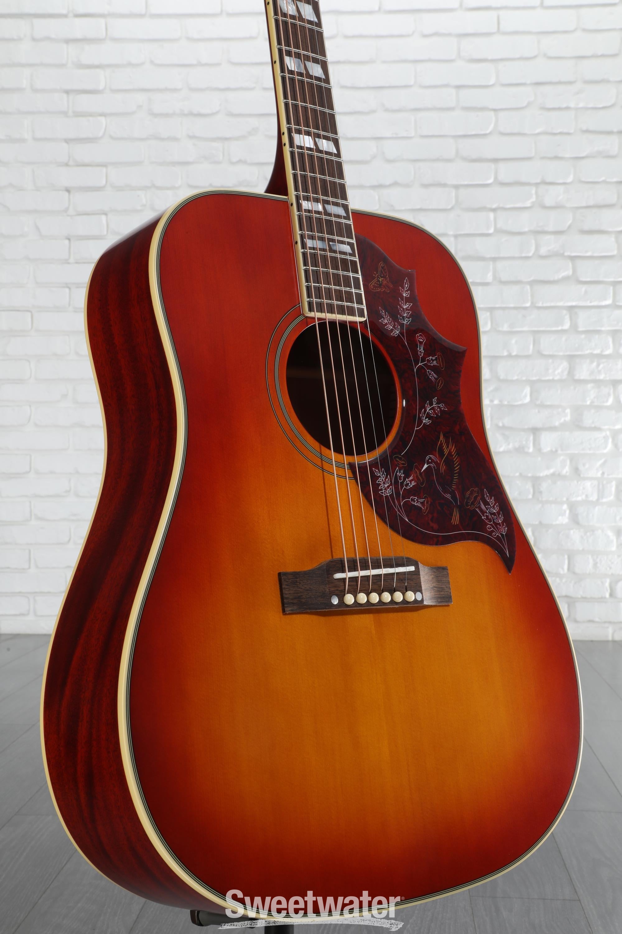 ギター Epiphone Hummingbird Inspired by Gibson Epiphone Hummingbird Acoustic Guitar - Aged Cherry Sunburst