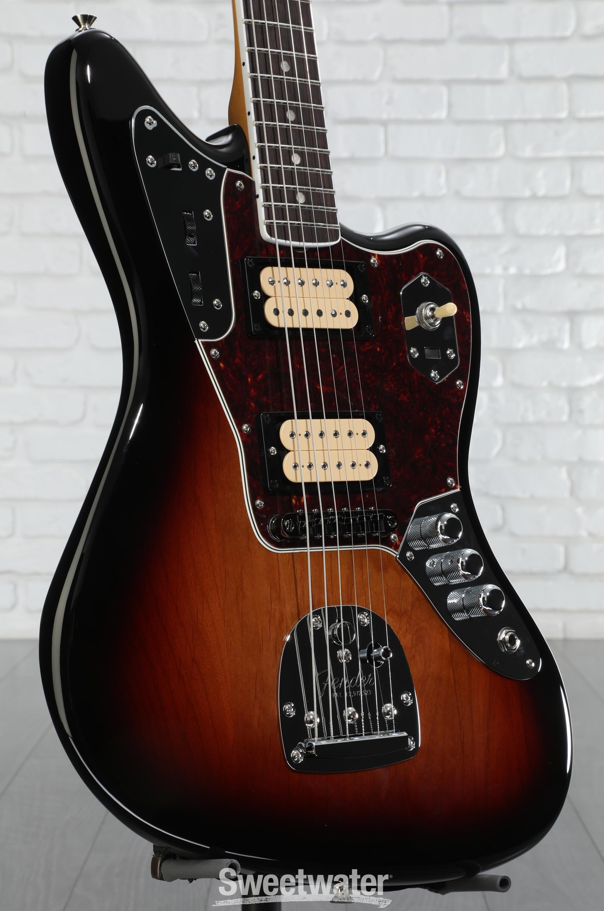 Amazon.com: Fender Kurt Cobain Jaguar NOS - 3-Tone Sunburst