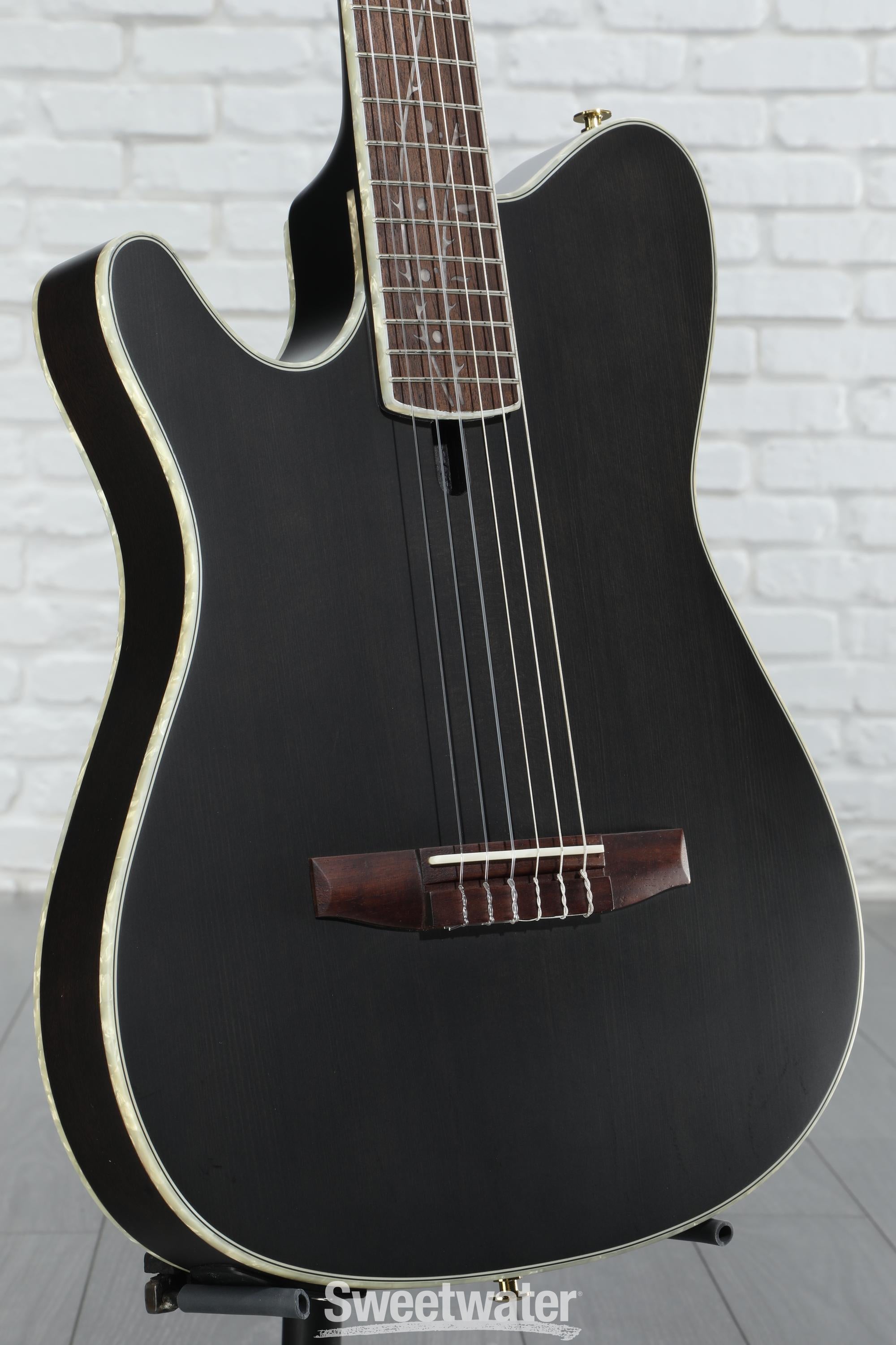 Ibanez TOD10N（Tim Henson シグネチャー / ナイロン） Amazon.com: Ibanez TOD10N Tim Henson Signature Nylon-string