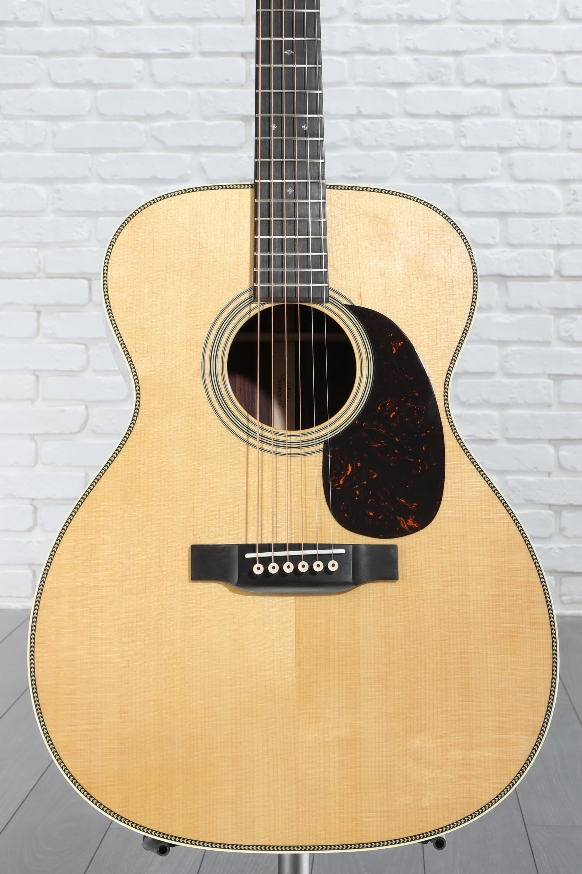 Martin 000-28 Acoustic Guitar - Natural with Hardshell Case