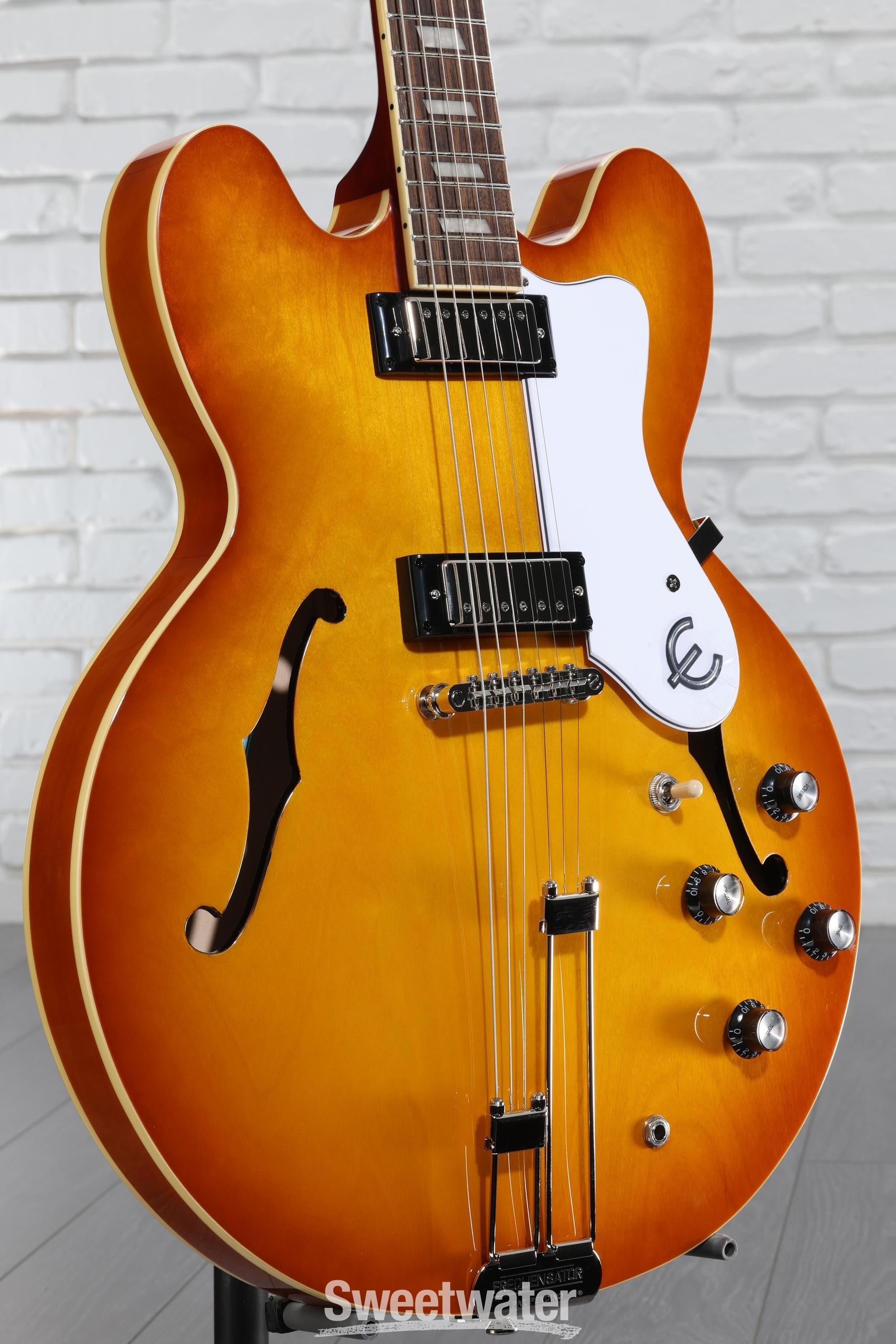 beep　Epiphone riviera Epiphone Riviera Sunburst 1969 – Chicago Music Exchange