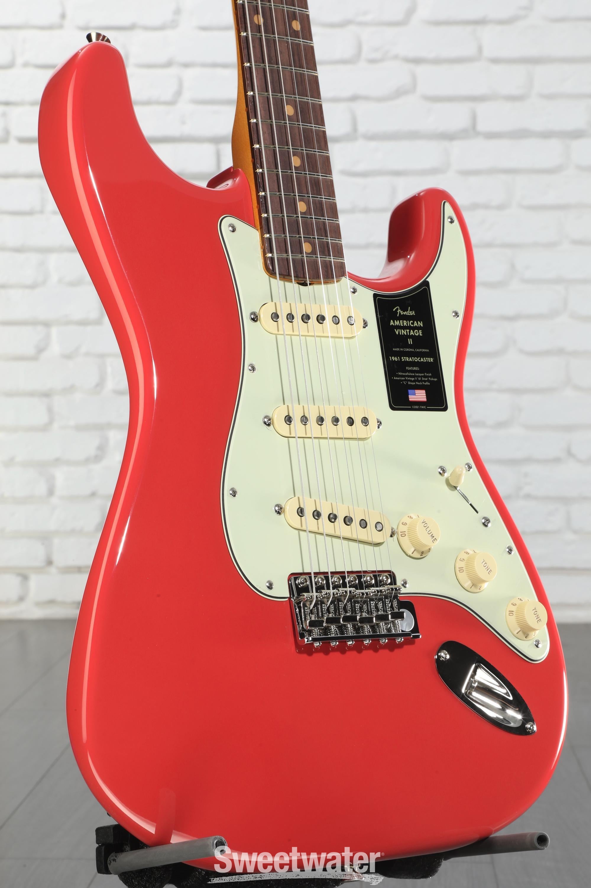 American vintageストラトキャスター/fiesta red 最終 Fender American Vintage II 1961 Stratocaster Electric Guitar