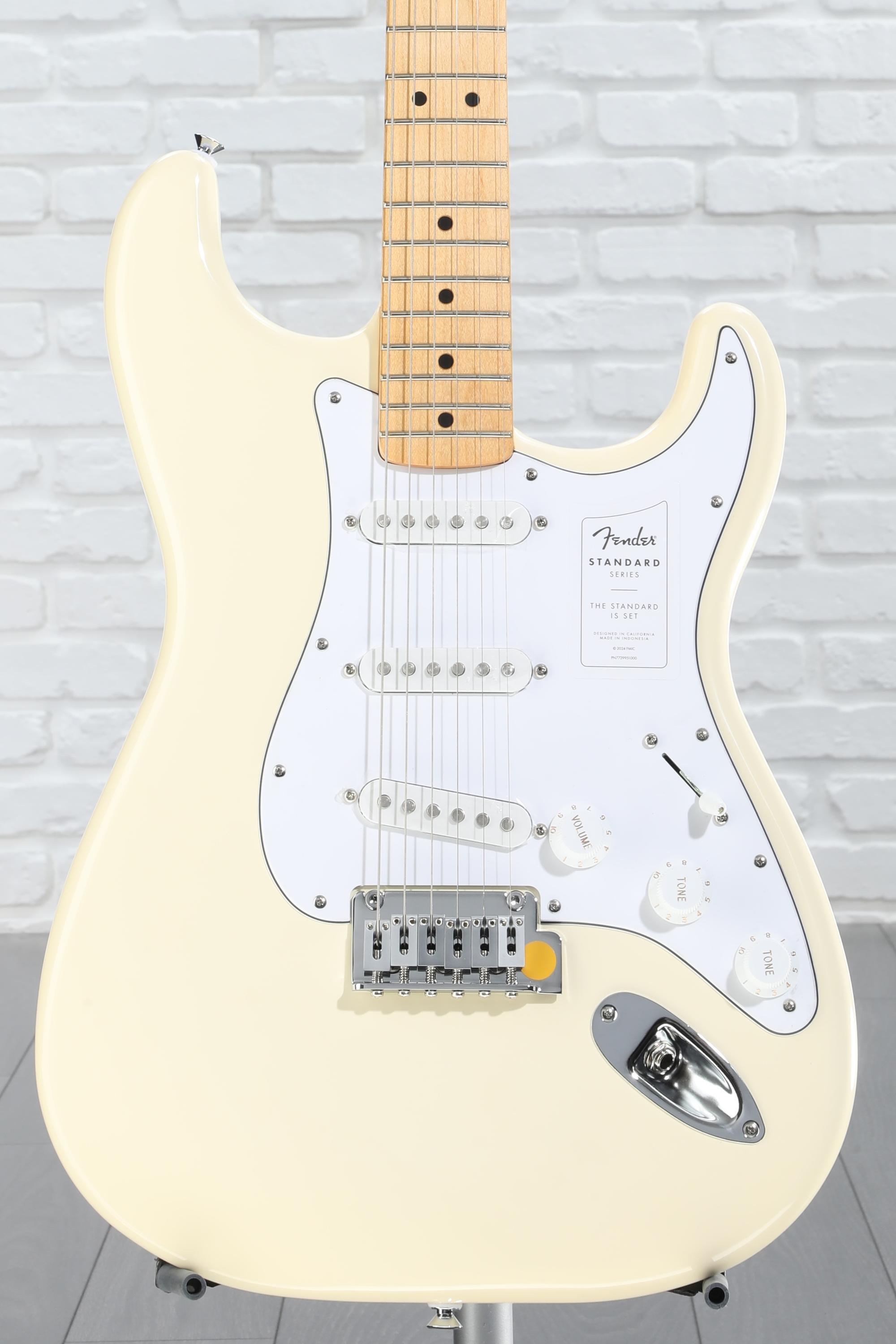Fender Standard Series Standard Stratocaster (Olympic White