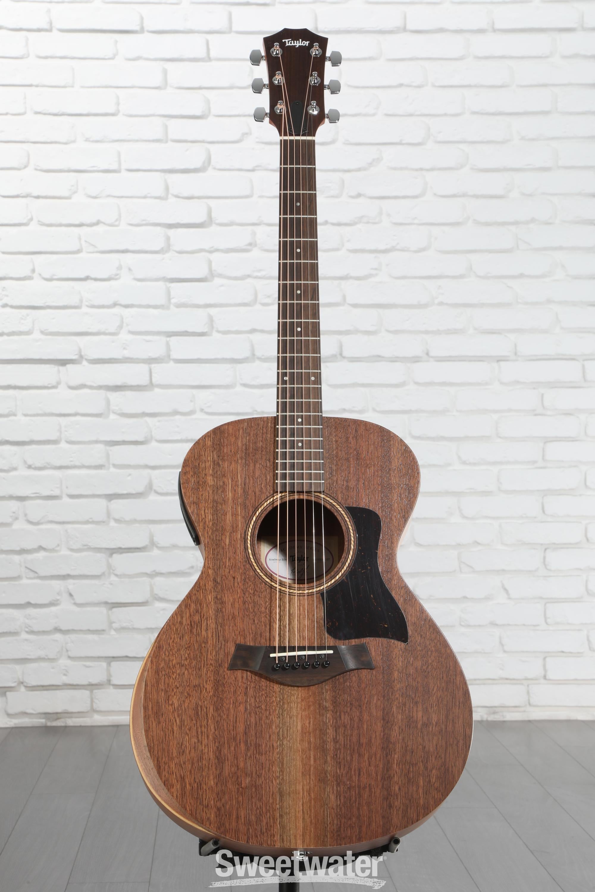 Taylor Academy 22e Acoustic-electric Guitar - Natural