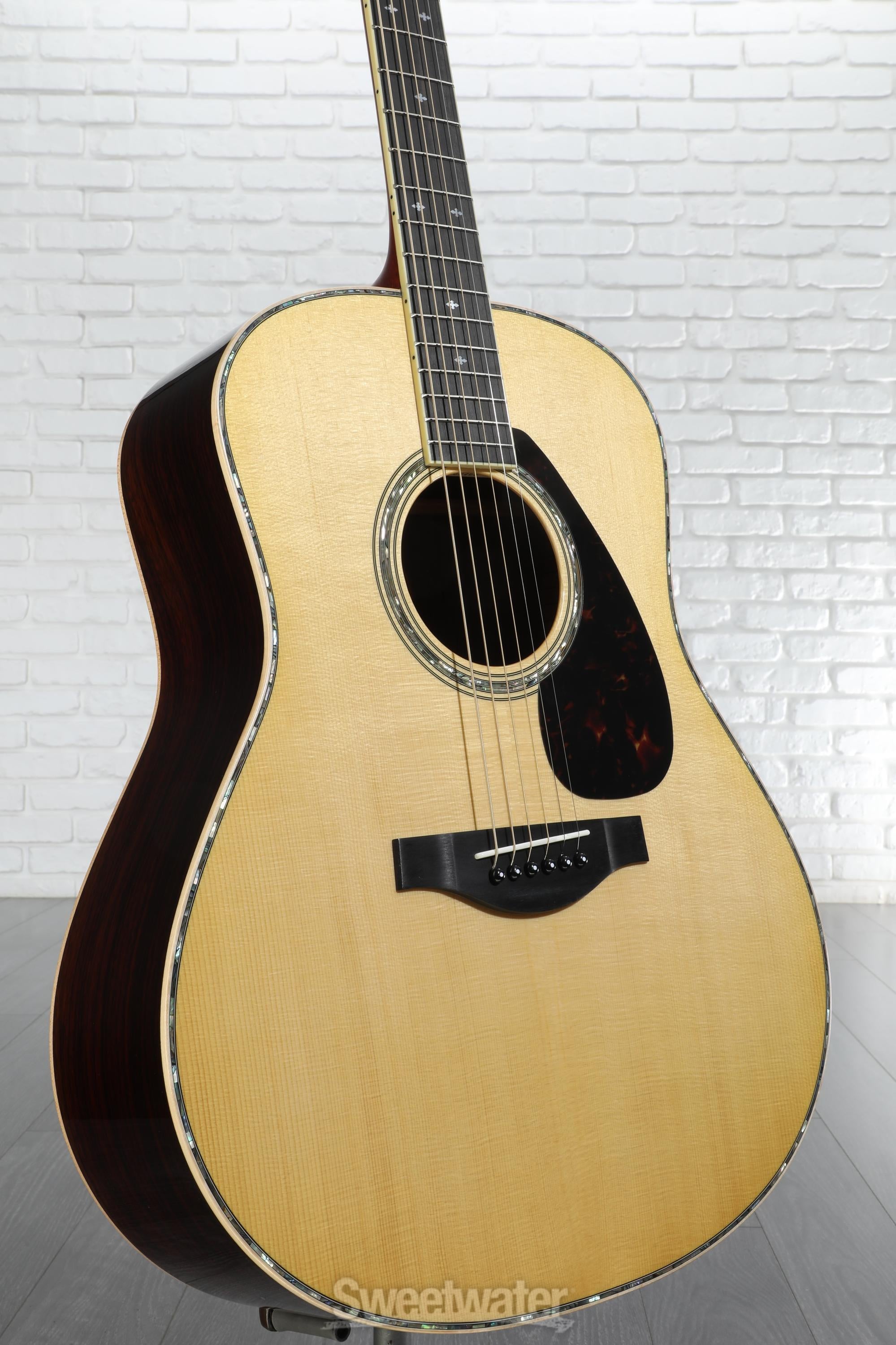 ヤマハ LL 16D ARE Yamaha LL16D ARE Original Jumbo Acoustic-electric Guitar