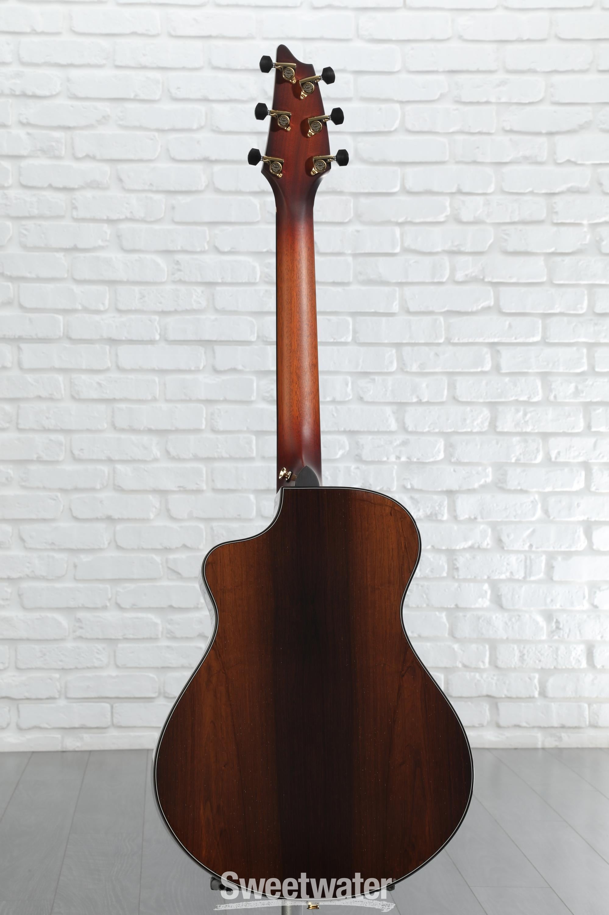 Breedlove Limited-edition Premier Companion CE Adirondack