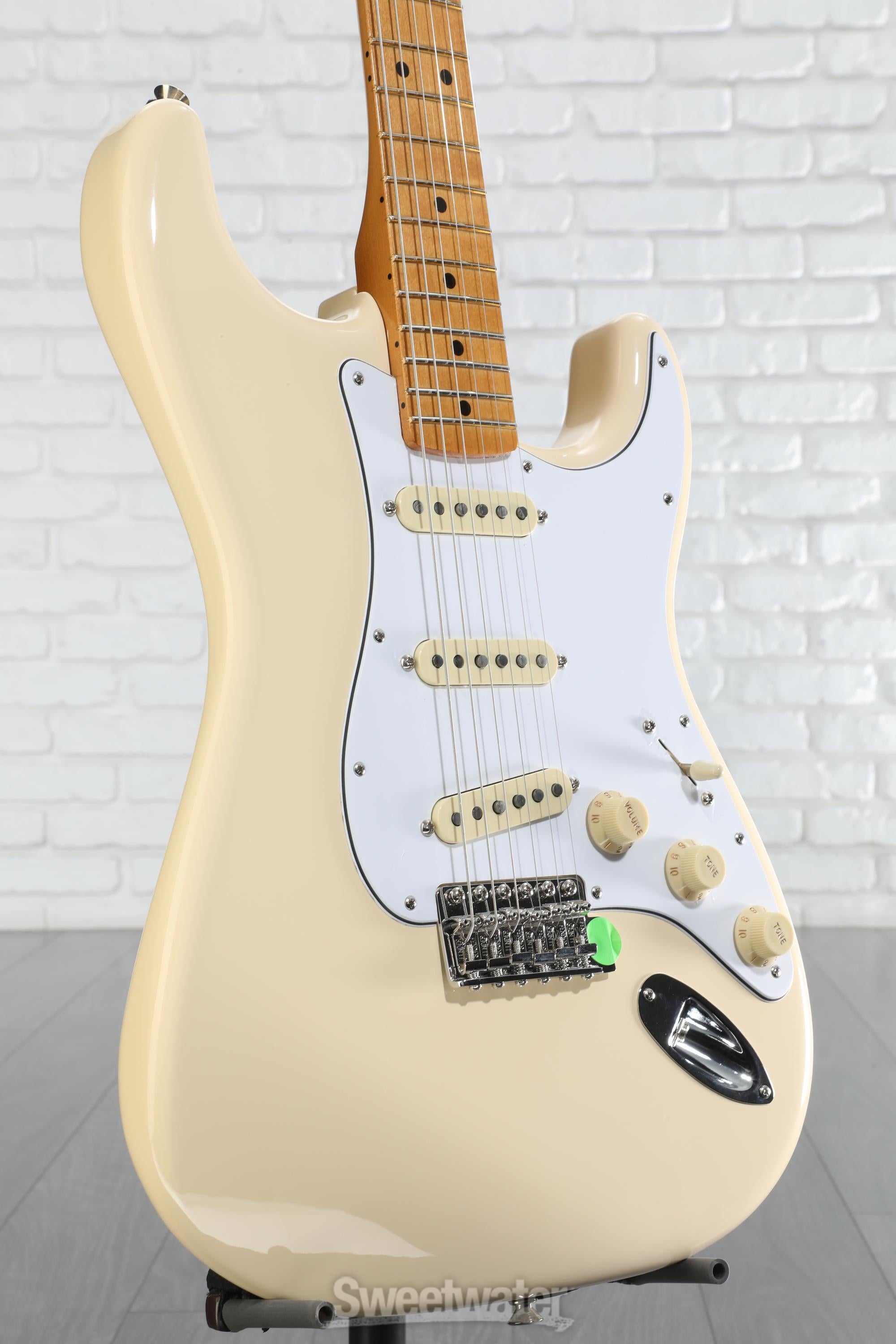 Fender Jimi Hendrix Stratocaster - Olympic White with Maple Fingerboard