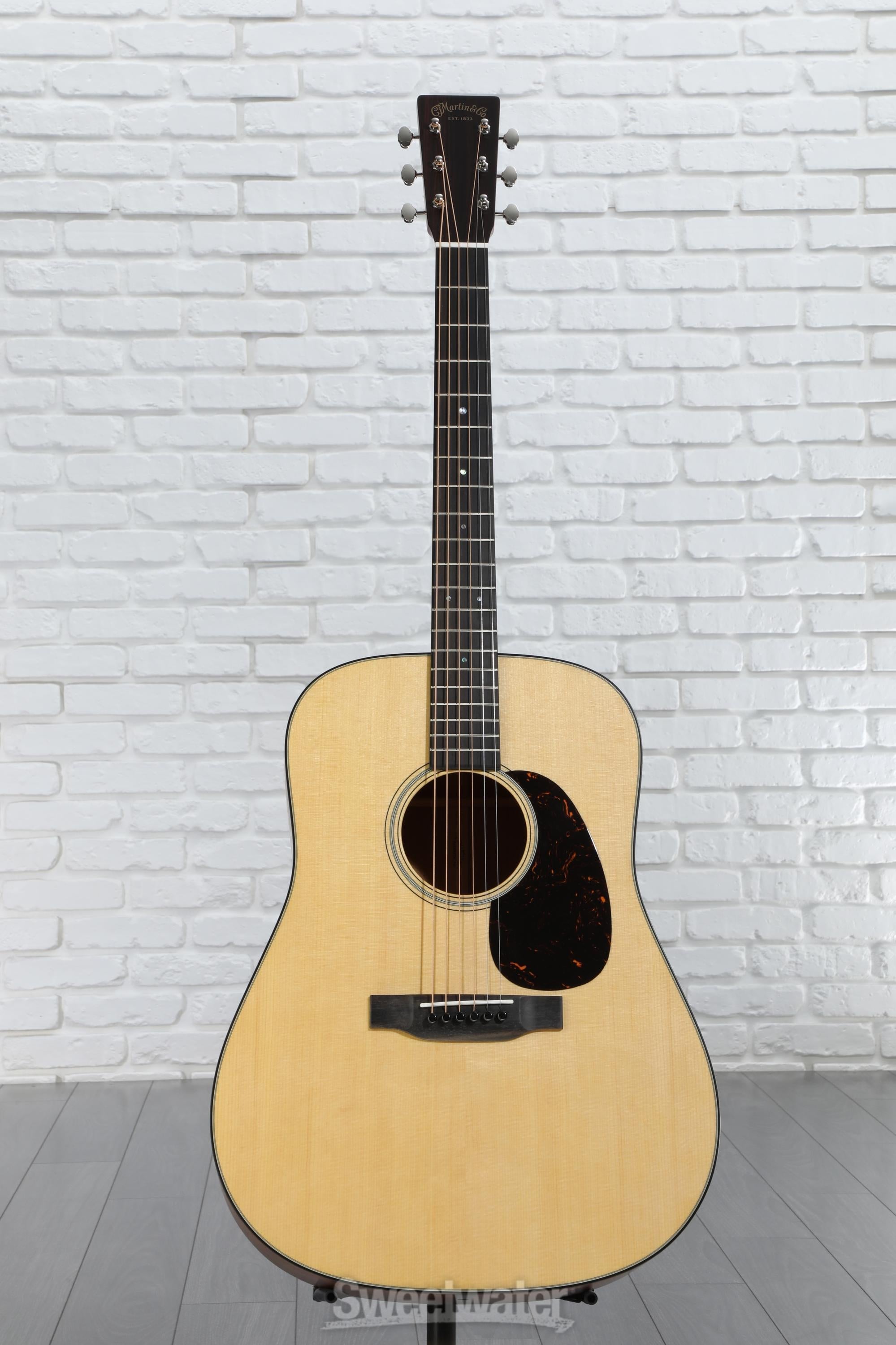 美品　Martin D-18V Martin D-18 Standard Dreadnought Acoustic Guitar Natural