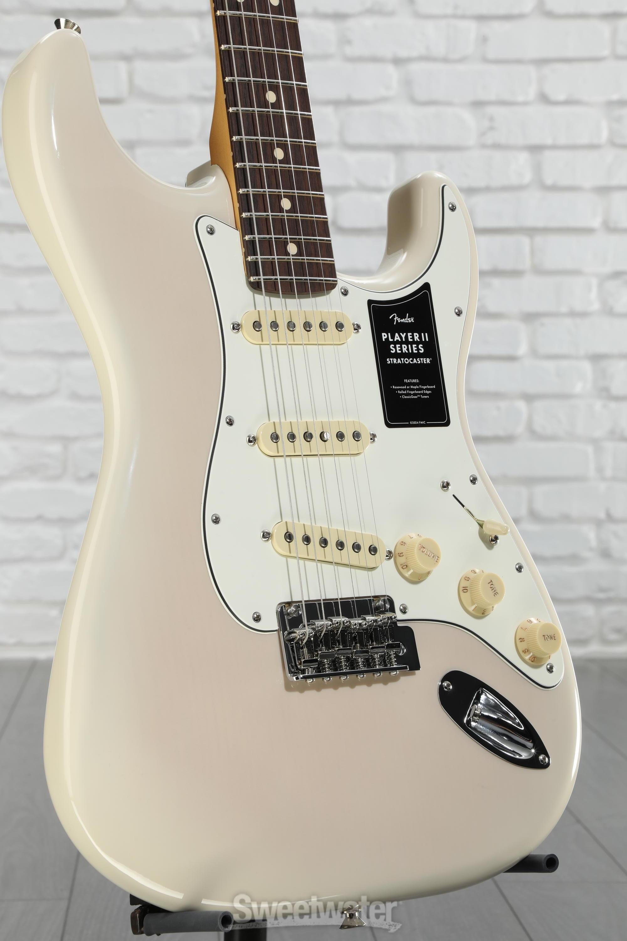 Fender PlayerⅡ Stratocaster White Bronde Fender Player II Stratocaster Electric Guitar - White Blonde