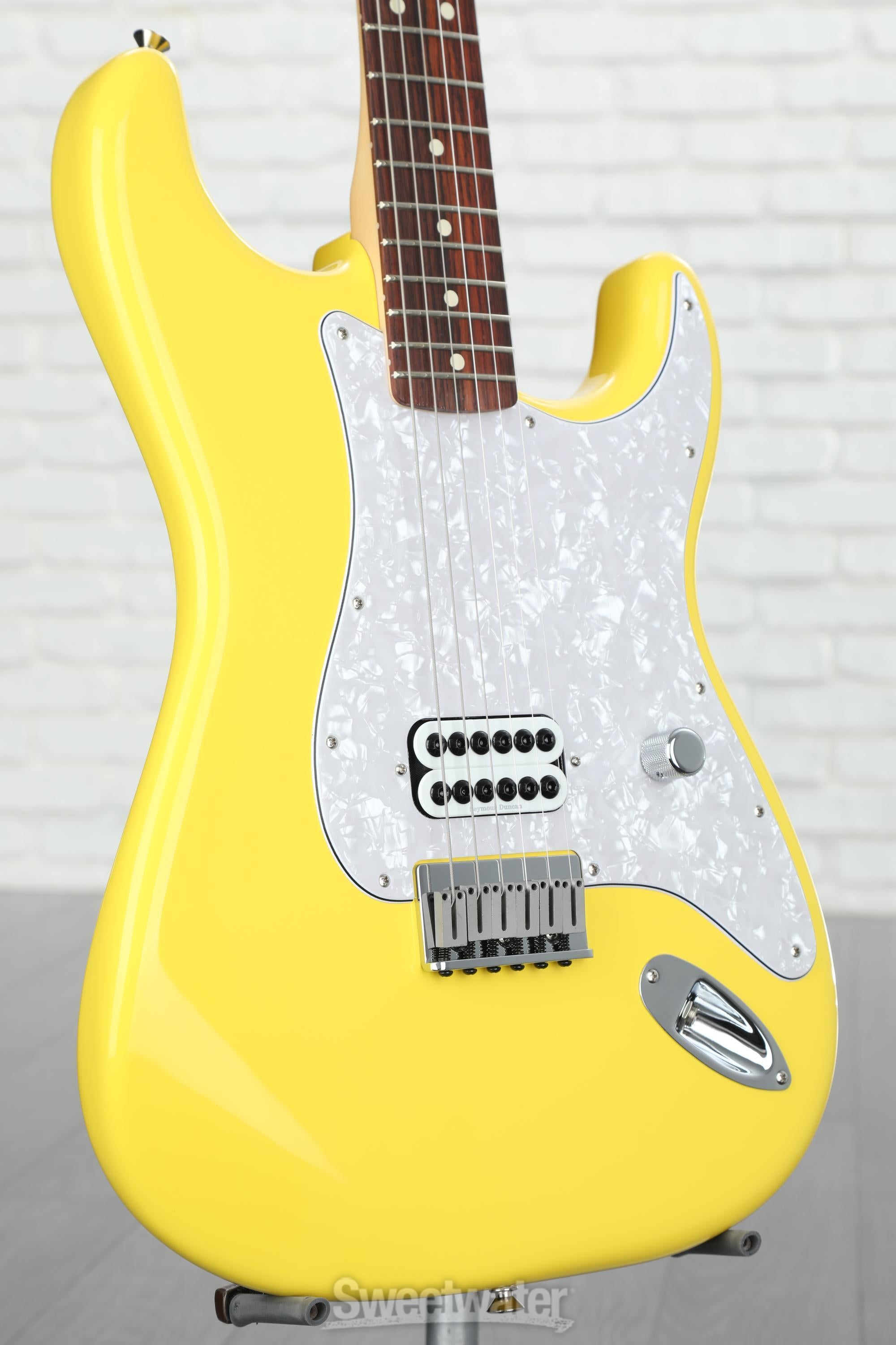 ギター Fender Tom Delonge Stratocaster Fender Tom DeLonge Stratocaster Electric Guitar - Daphne Blue