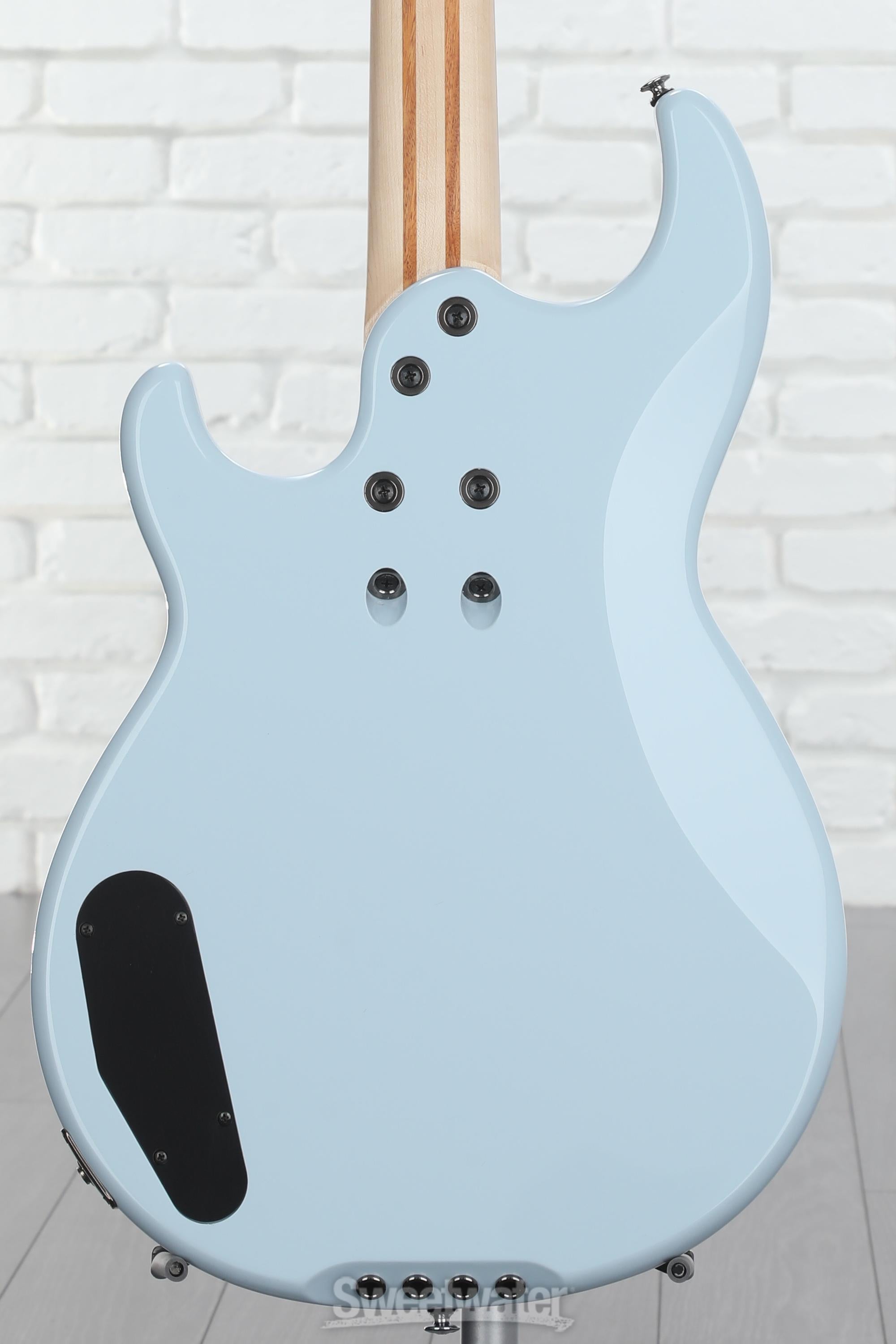 ベース BB434 Ice Blue Yamaha BB434 4-string Bass Guitar - Ice Blue | Sweetwater
