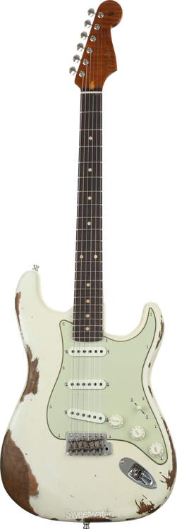 Relic shop white strat