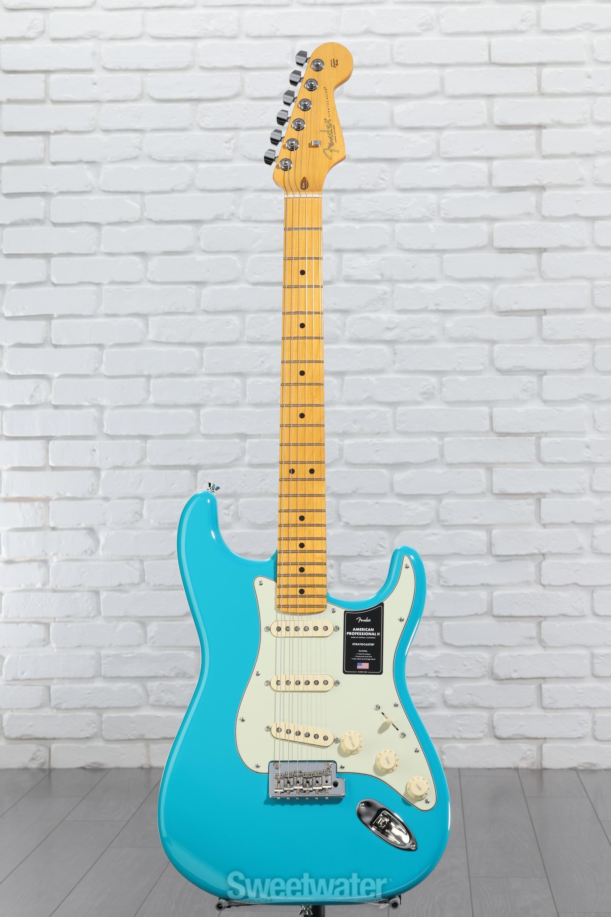 FenderAmericanProfessional IIストラトマイアミブルー Fender American Professional II Stratocaster Electric Guitar