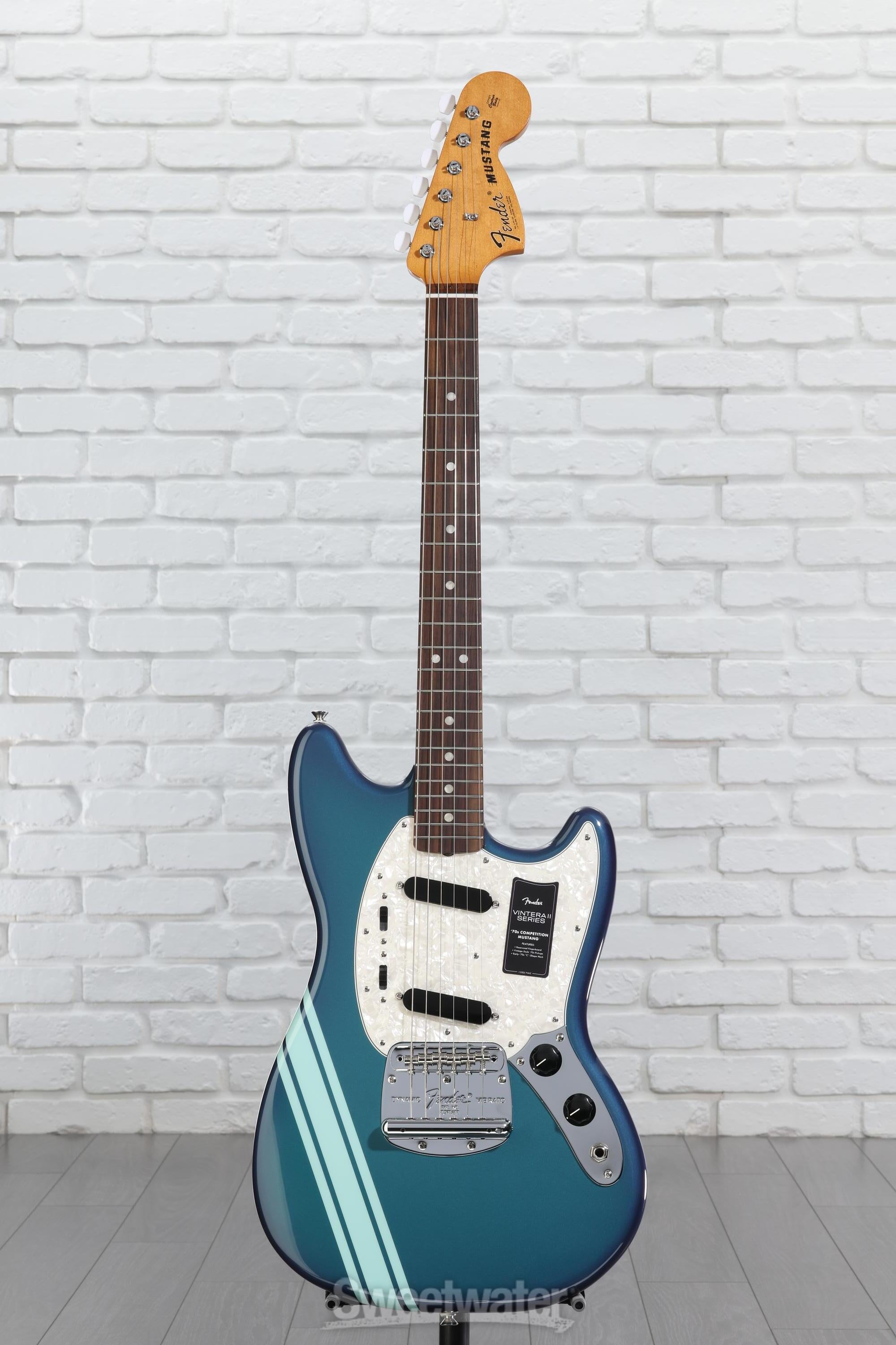 Fender Vintera II Mustang Burgundy 美品 Fender Vintera II 70s Mustang Bass Competition Burgundy