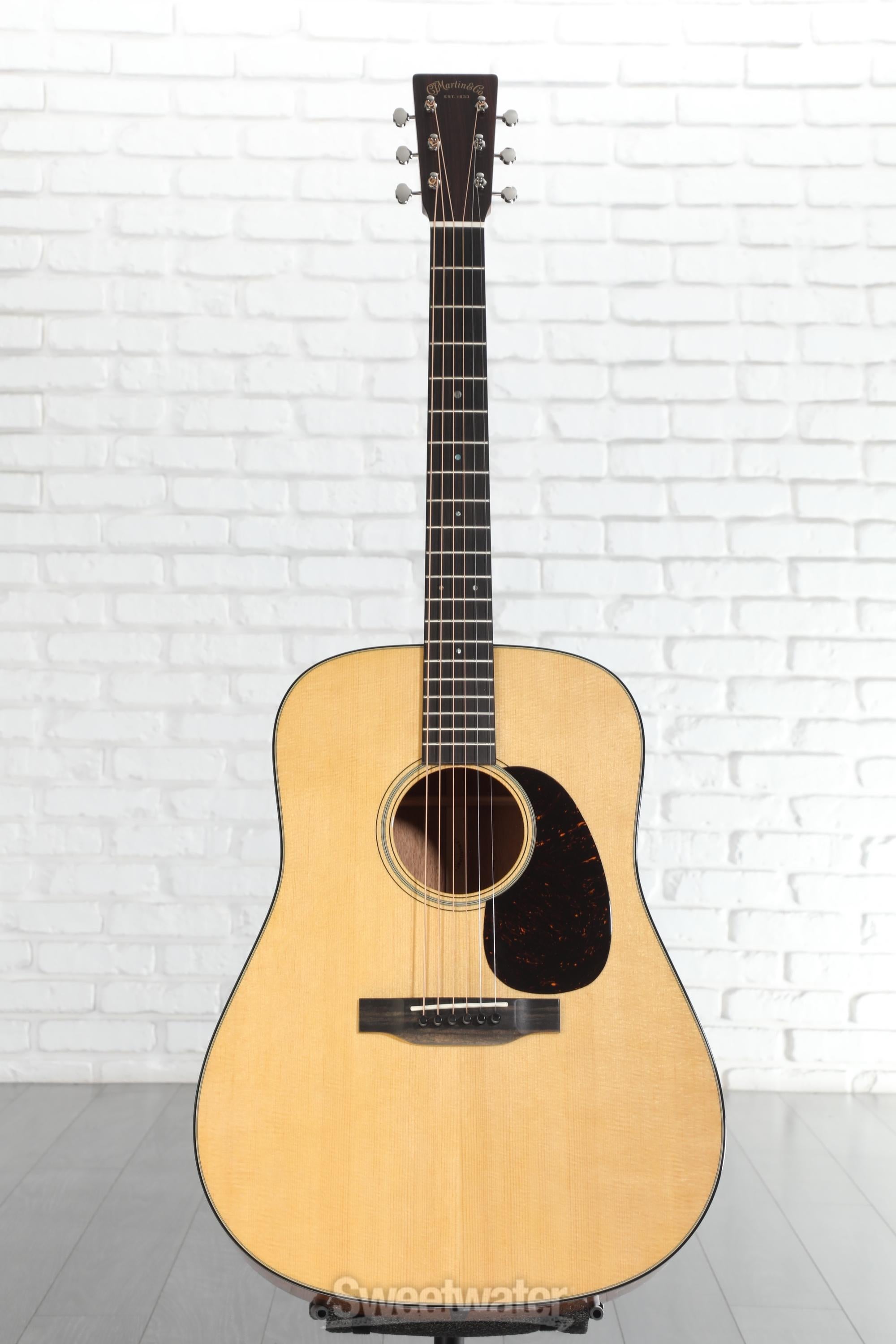 マーチン D18 Martin D-18 Standard Series Acoustic Guitar - Natural with Aging
