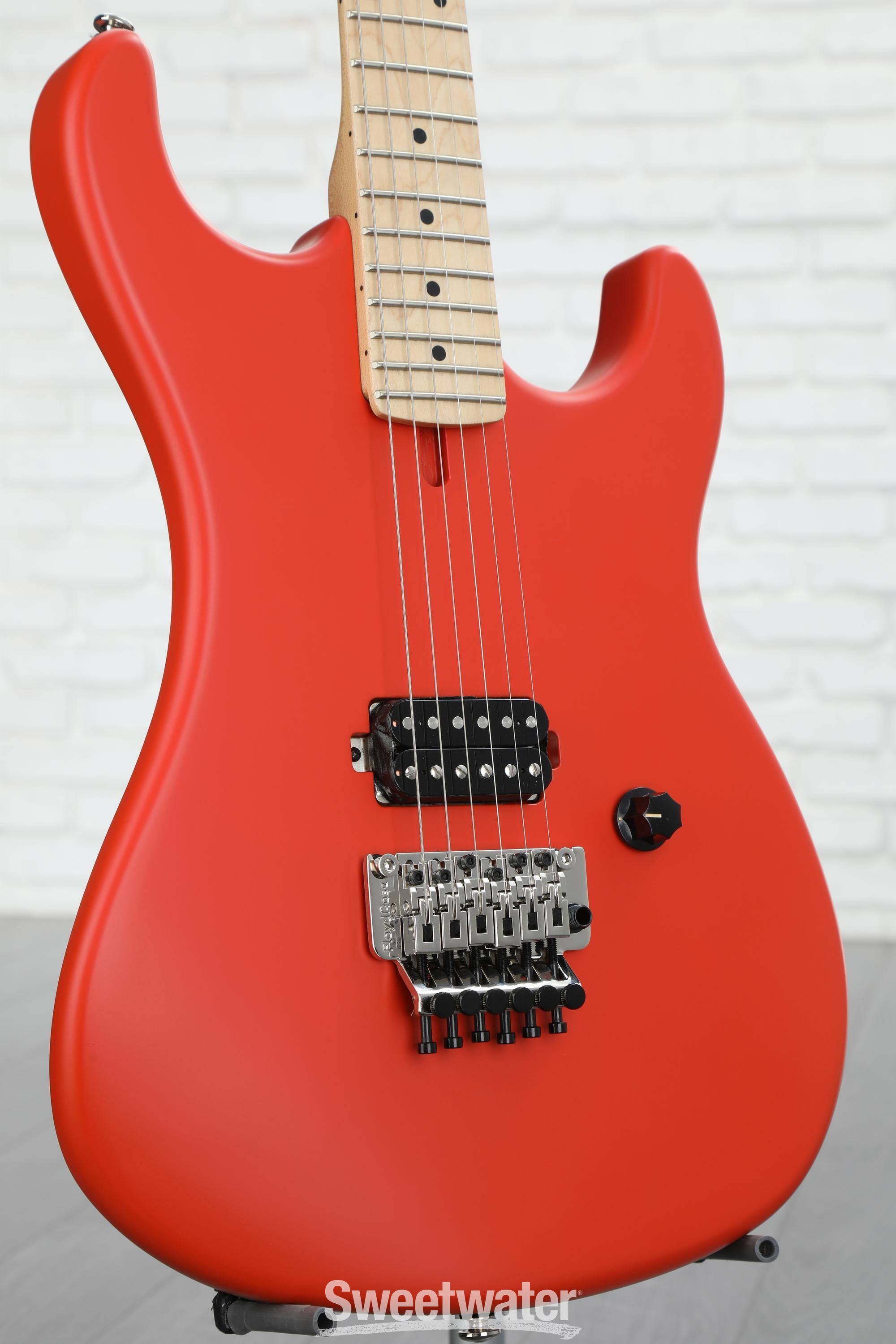 ギター Jan Ray / Flint / El Capistan / ParaEQ Kramer The 84 Electric Guitar - Eruption Red Satin | Sweetwater