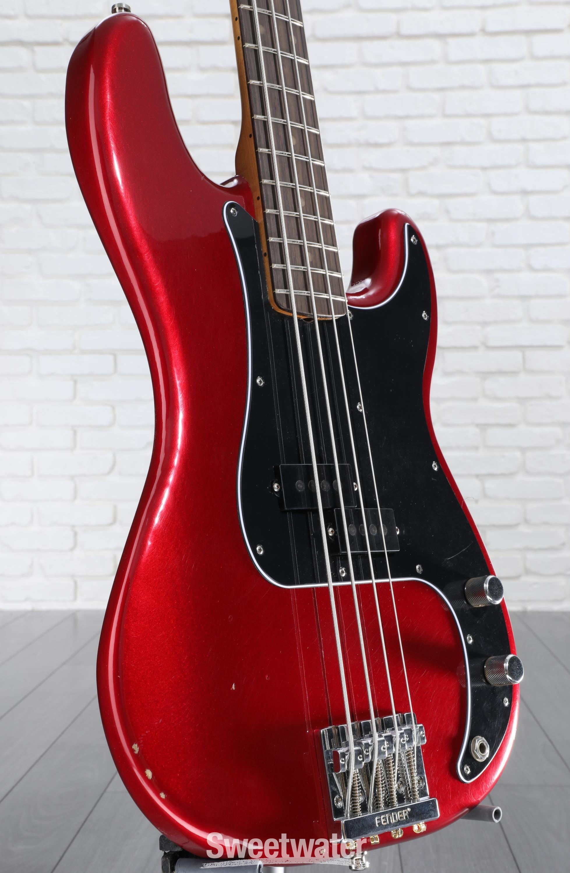 Fender Nate Mendel Precision Bass - Road Worn Candy Apple Red