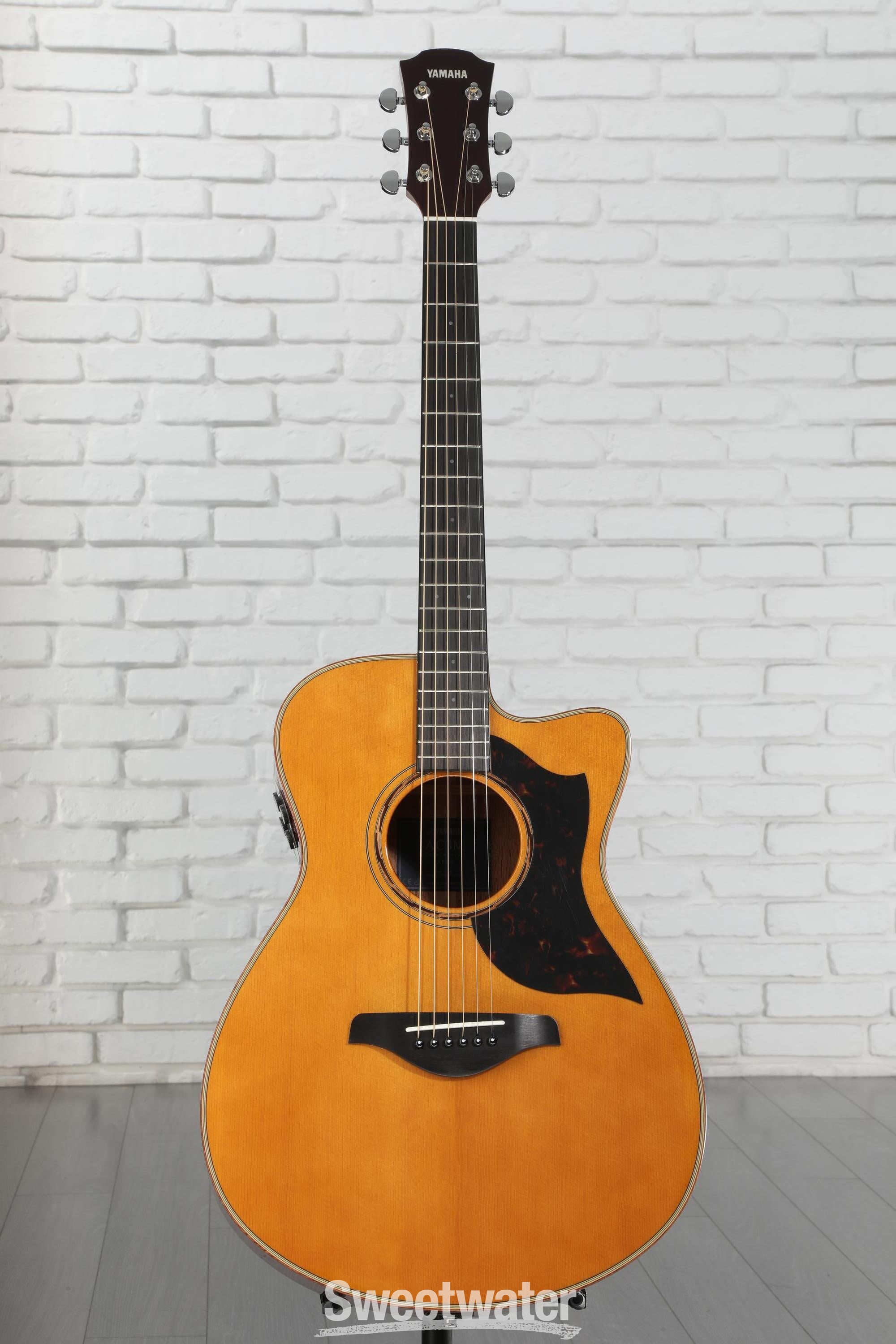 Yamaha AC3M ARE Concert Cutaway Acoustic-electric Guitar