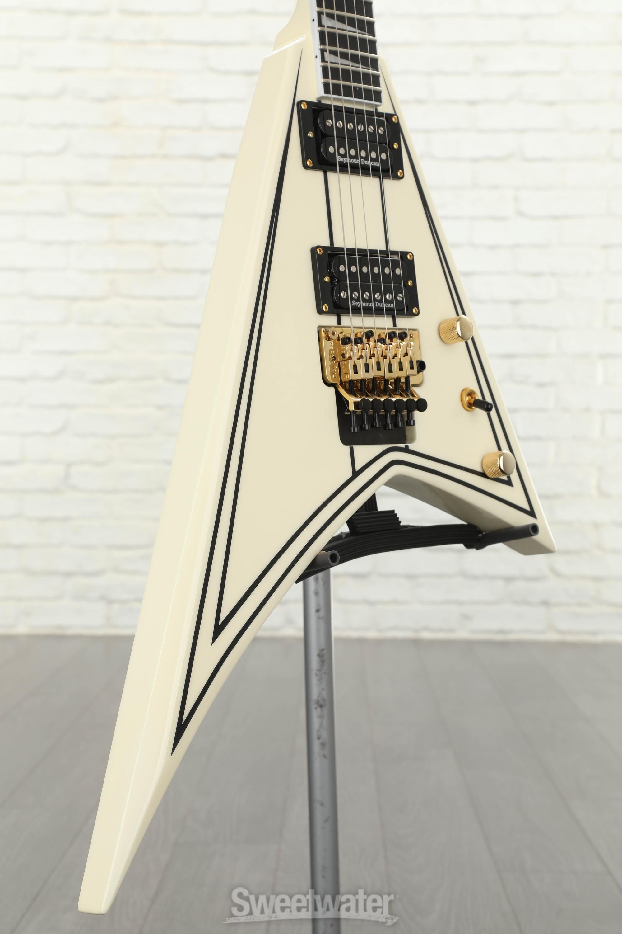 Jackson Pro Series Rhoads RR3 - Ivory with Black Pinstripes