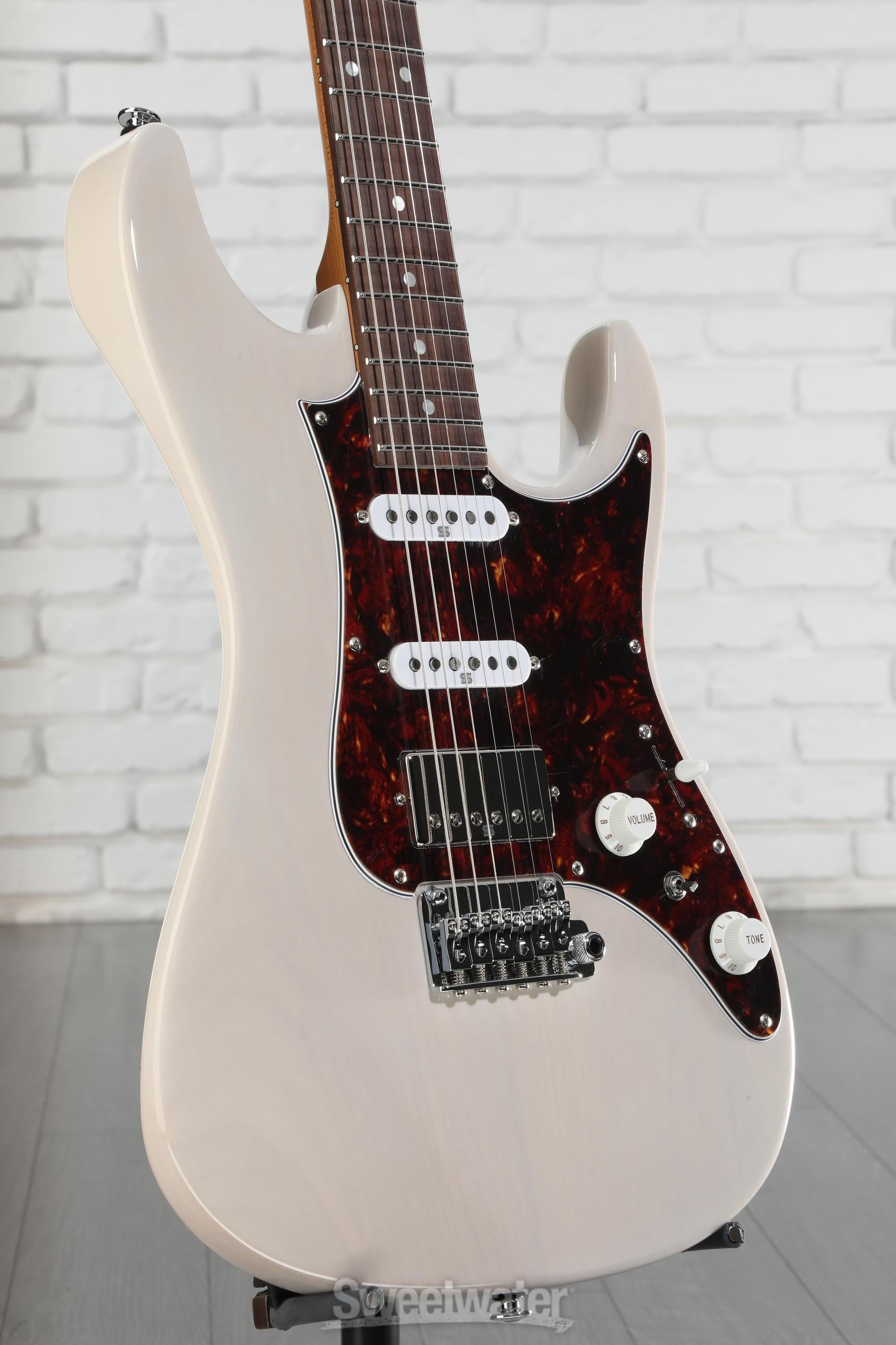 ギター Ibanez Prestige AZ2204N-AWH Ibanez Prestige AZ2204N Electric Guitar - Antique White Blonde