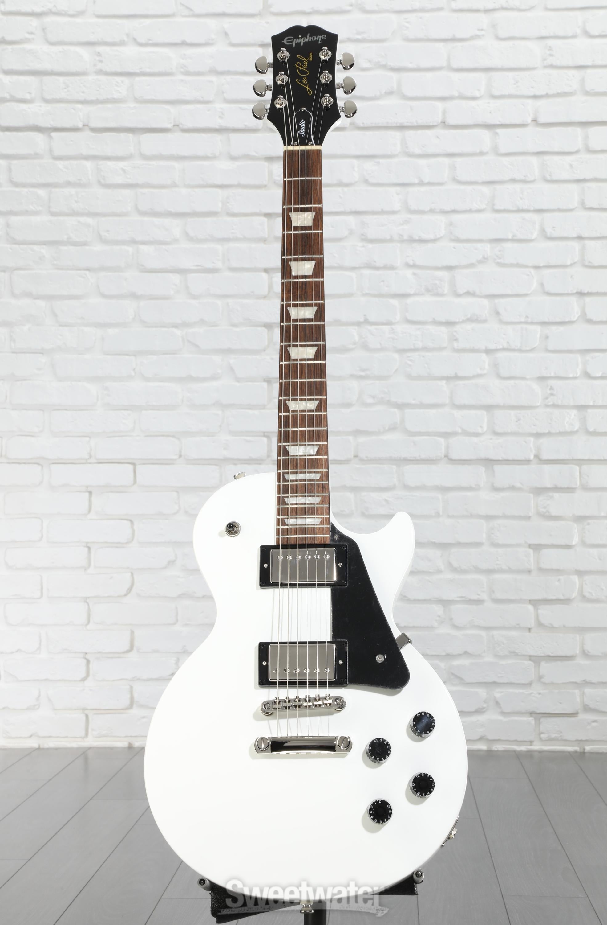 ギター Epiphone Les Paul Studio Alpine White Epiphone Featuring Alnico Classic PRO Humbuckers and New