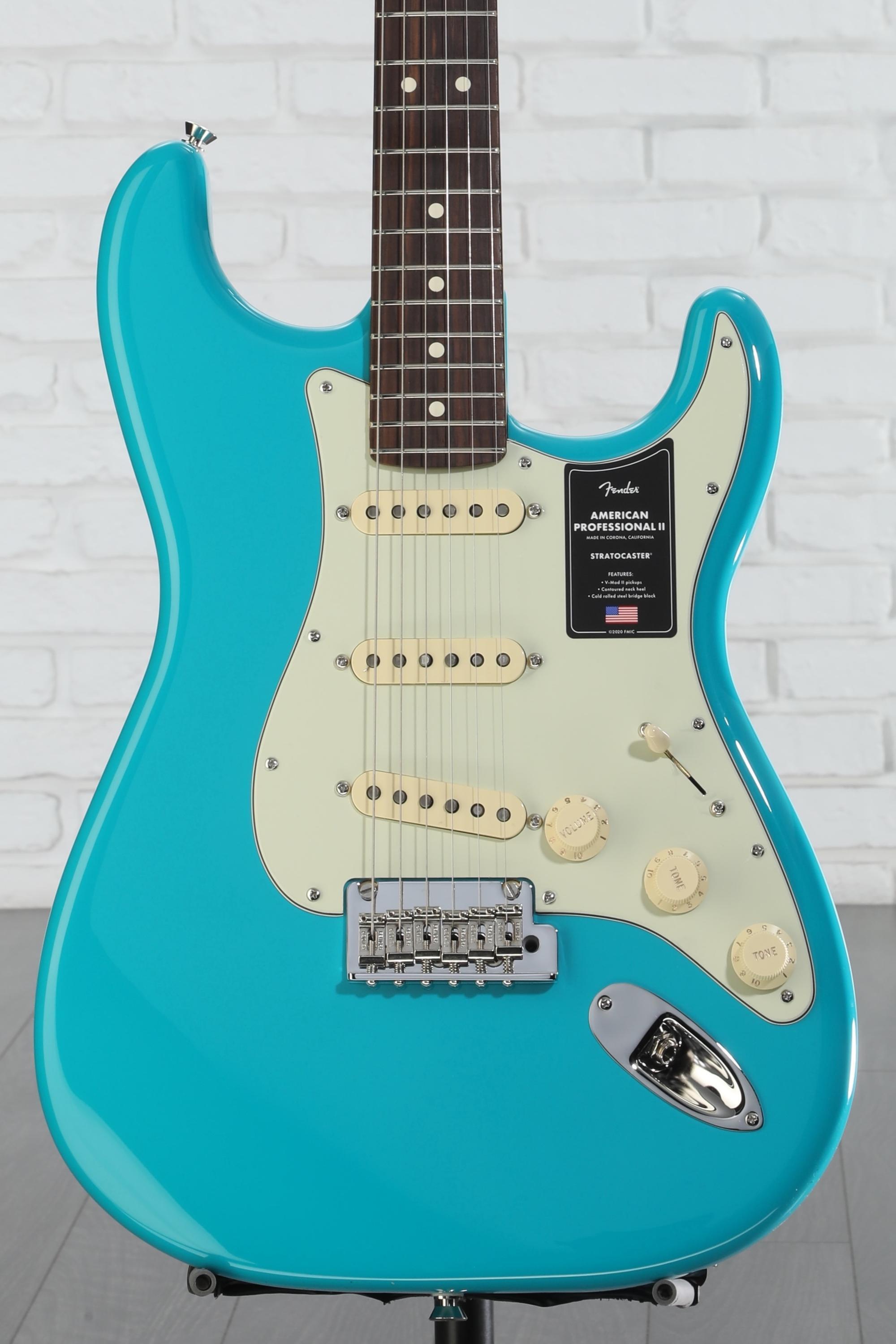 FenderAmericanProfessional IIストラトマイアミブルー Fender American Professional II Stratocaster - Miami Blue