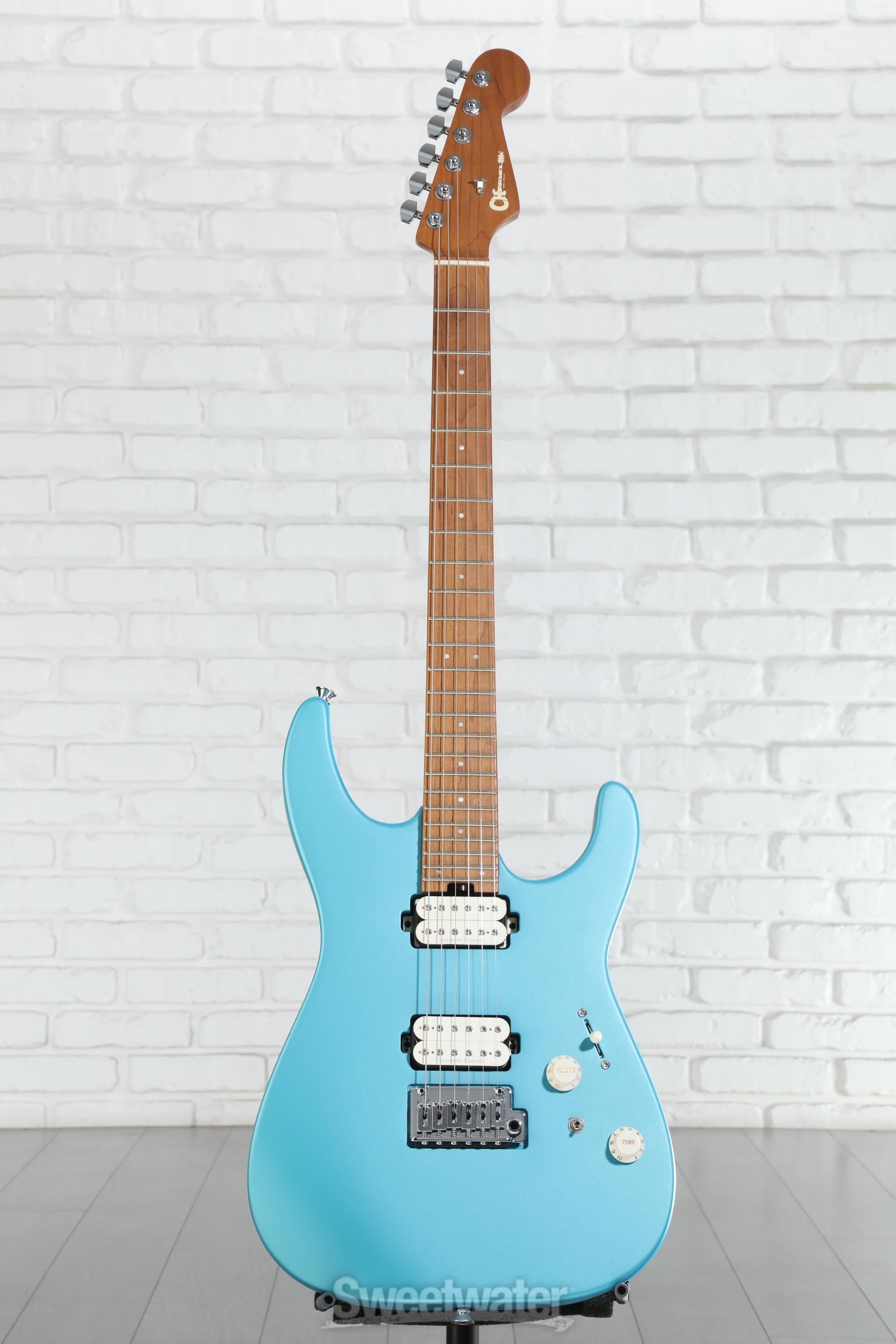 ほぼ新品CHARVEL Pro-Mod DK24 HH 2PT Blue Charvel Pro-Mod DK24 HH 2PT Electric Guitar - Matte Blue Frost