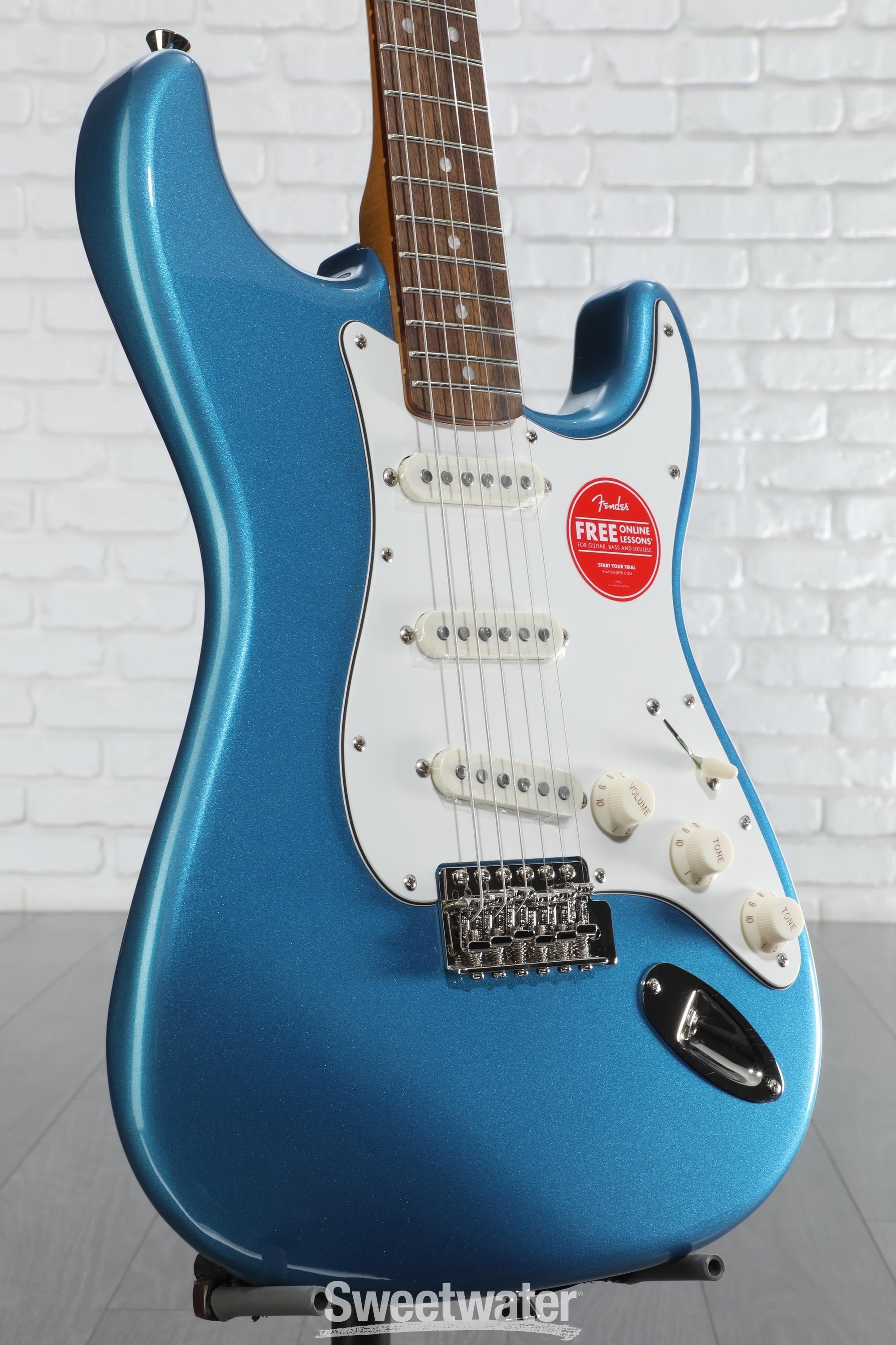 Squier Classic Vibe ’60s Stratocaster Squier Classic Vibe '60s Stratocaster Electric Guitar 3